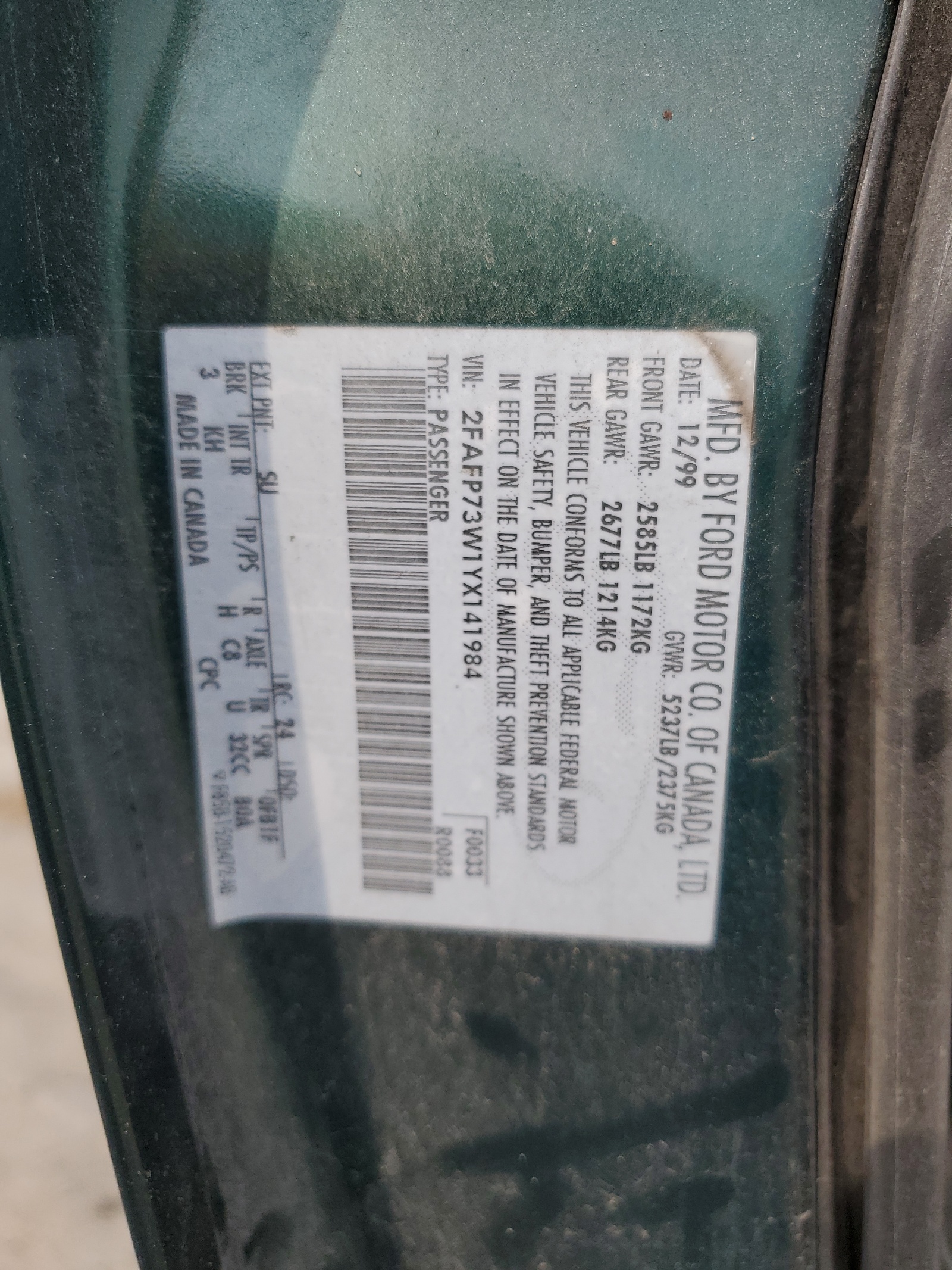 2FAFP73W1YX141984 2000 Ford Crown Victoria