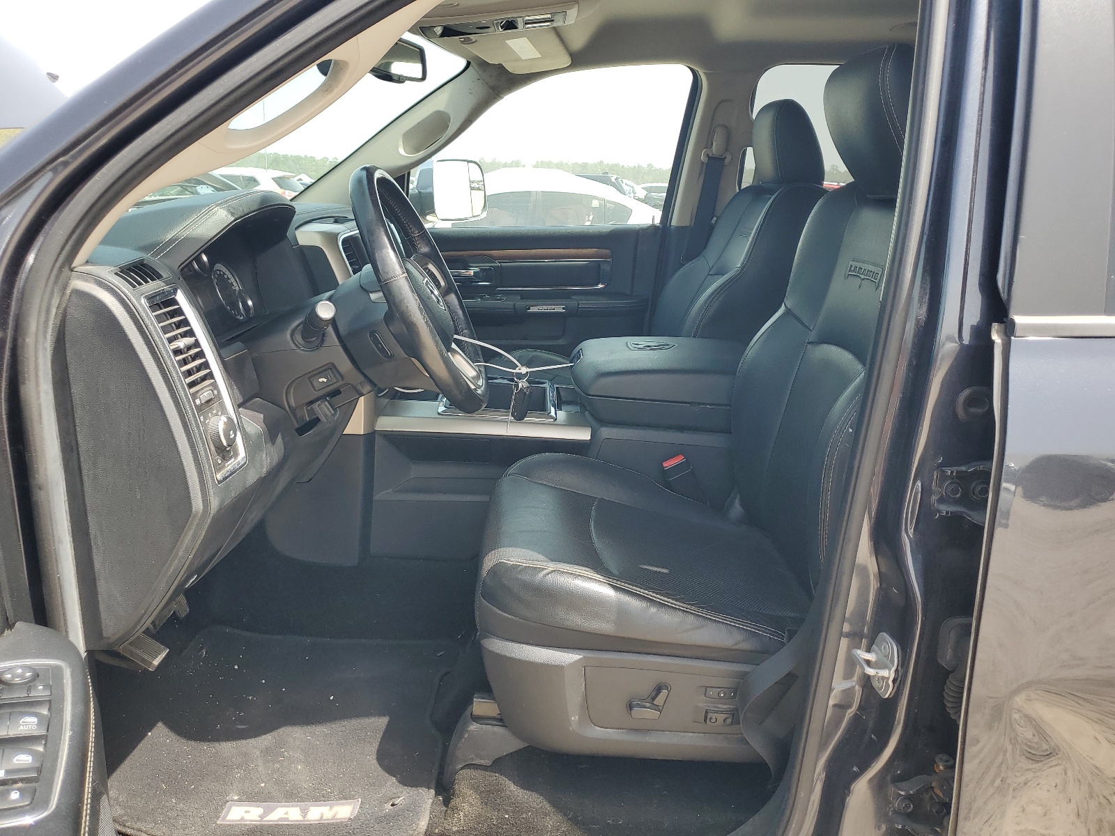 1C6RR6NT4ES160372 2014 Ram 1500 Laramie