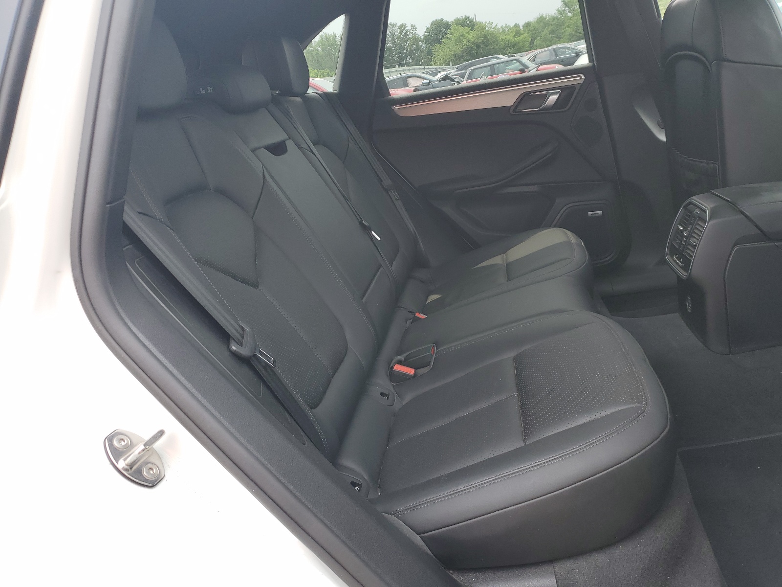 WP1AA2A53JLB16072 2018 Porsche Macan