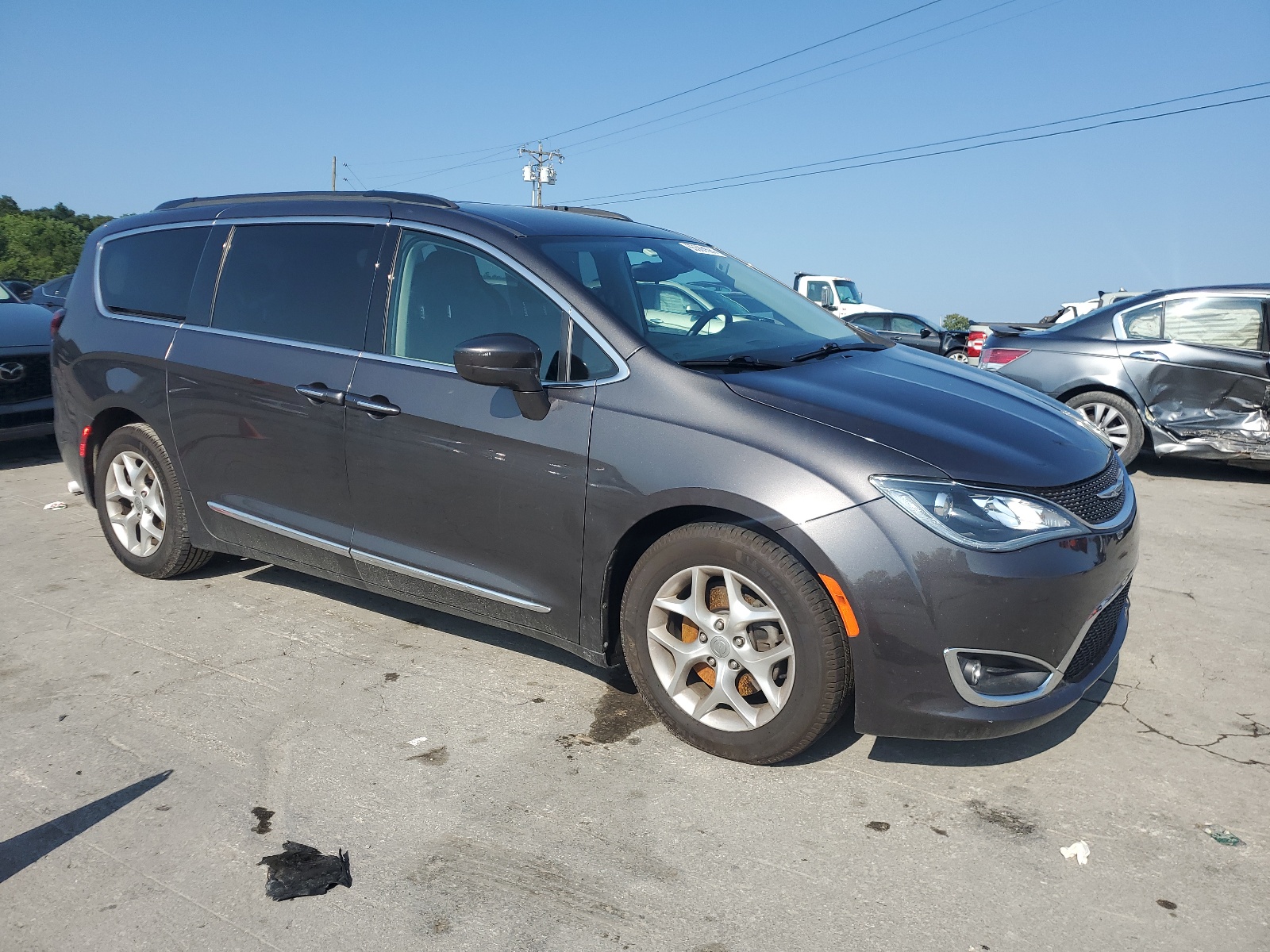 2017 Chrysler Pacifica Touring L vin: 2C4RC1BG6HR763480