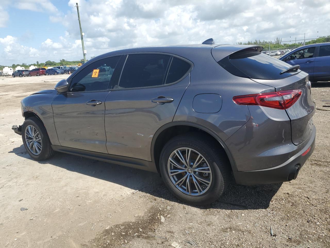 ZASPAJAN2P7D64716 2023 ALFA ROMEO STELVIO - Image 2