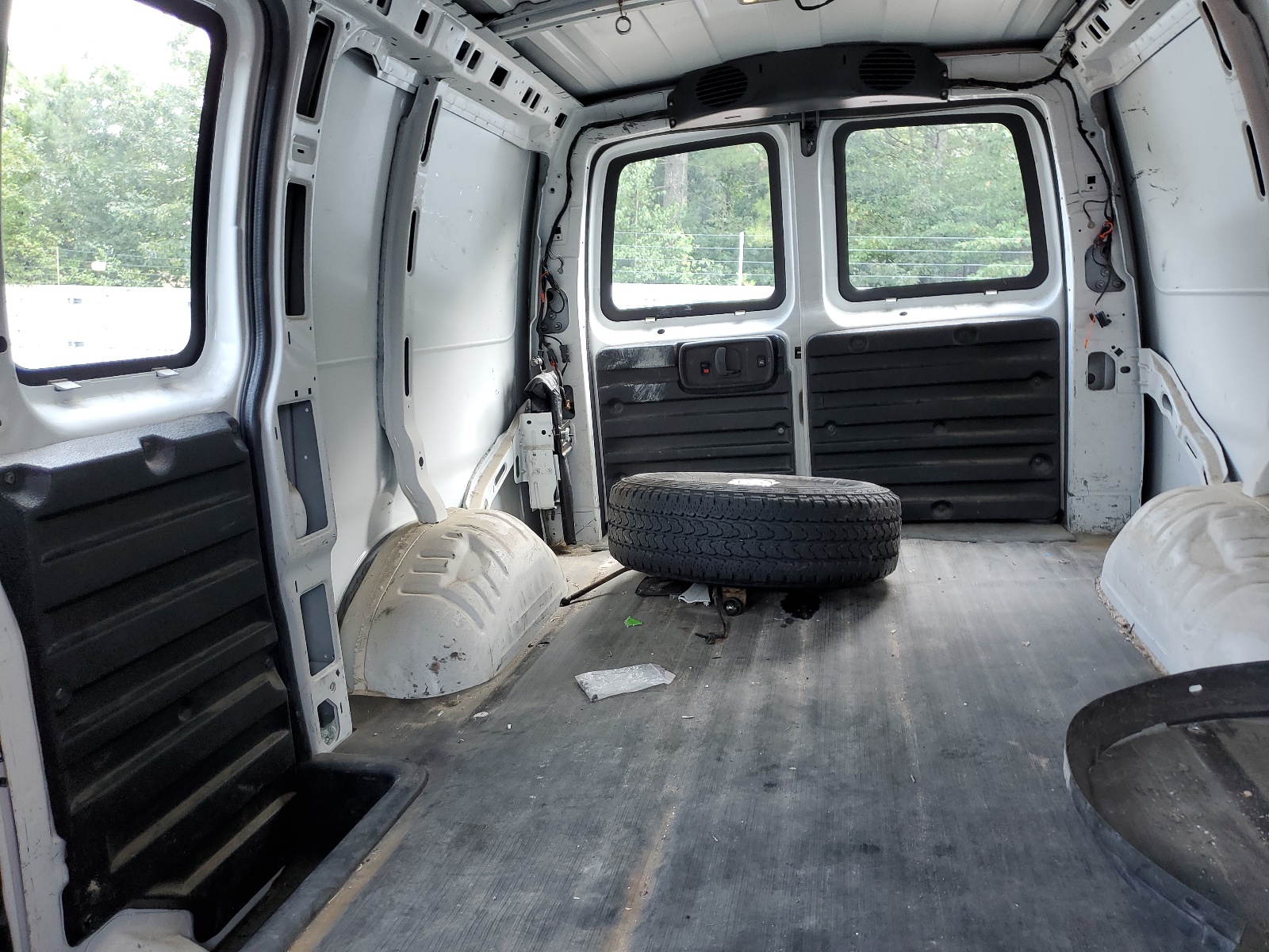 1GCWGFCFXF1271420 2015 Chevrolet Express G2500