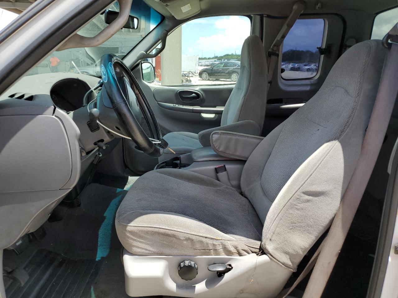 2000 Ford F150 VIN: 1FTRX17LXYNB59941 Lot: 63186184