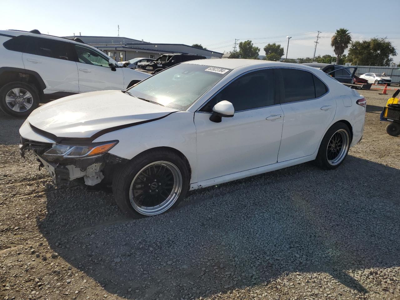 4T1B11HKXJU085680 2018 TOYOTA CAMRY - Image 1