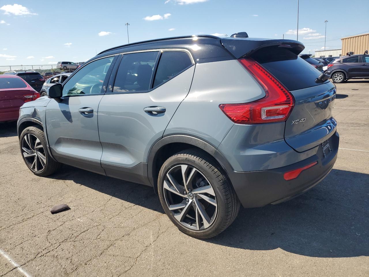 2021 Volvo Xc40 T5 R-Design VIN: YV4162UM9M2442116 Lot: 63507154