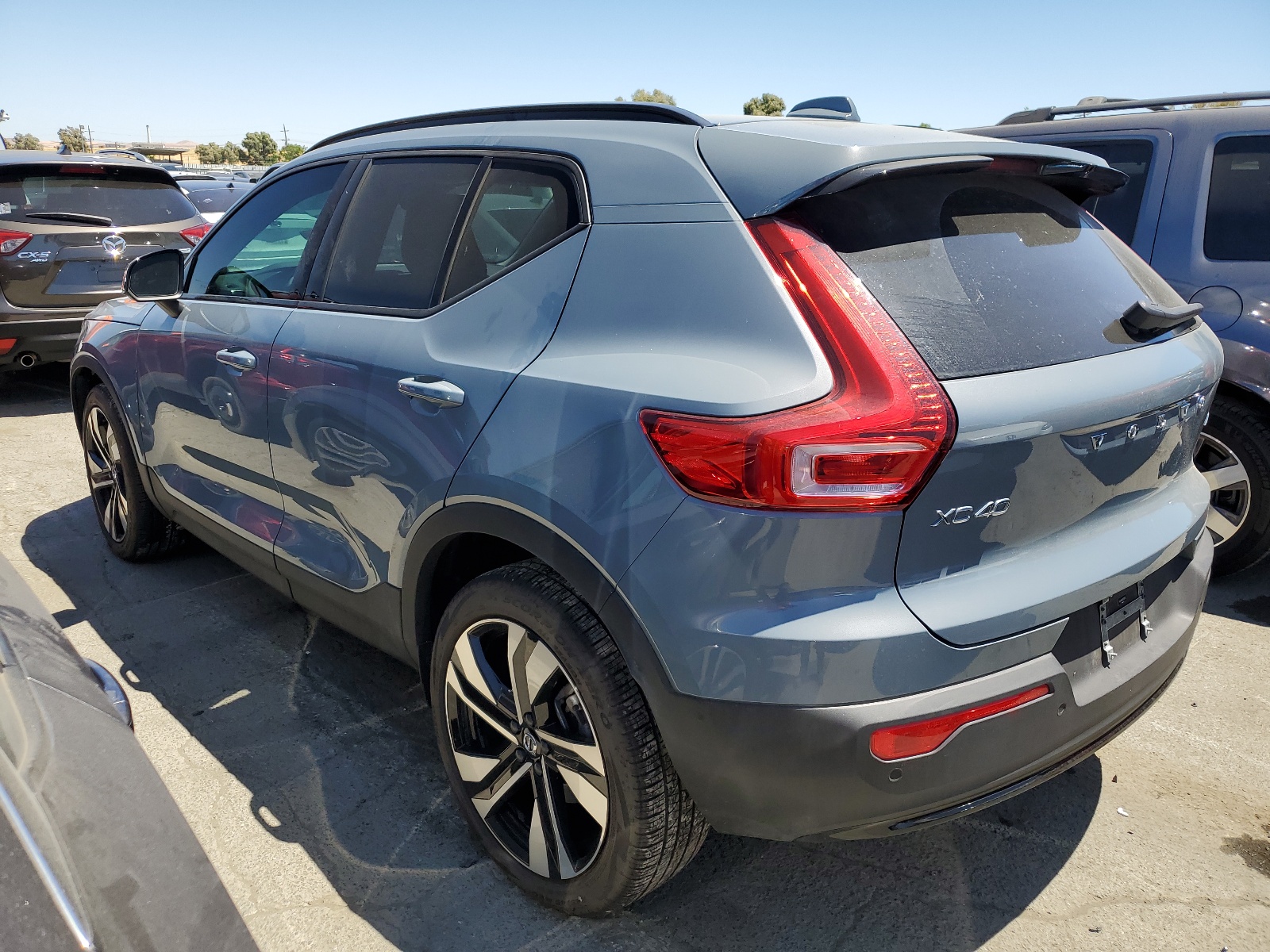 YV4L12UW6P2075639 2023 Volvo Xc40 Plus