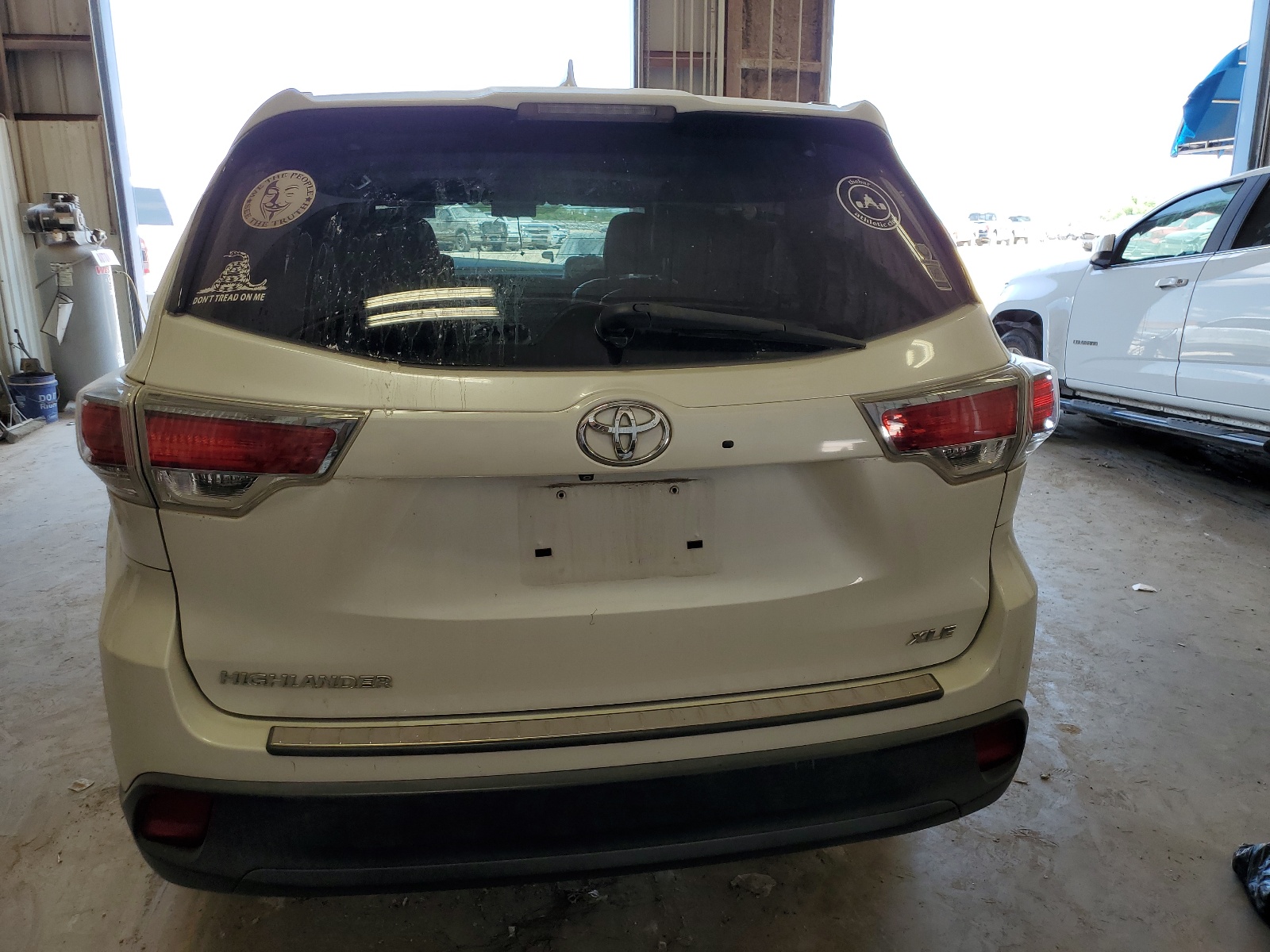 5TDKKRFH3FS046058 2015 Toyota Highlander Xle