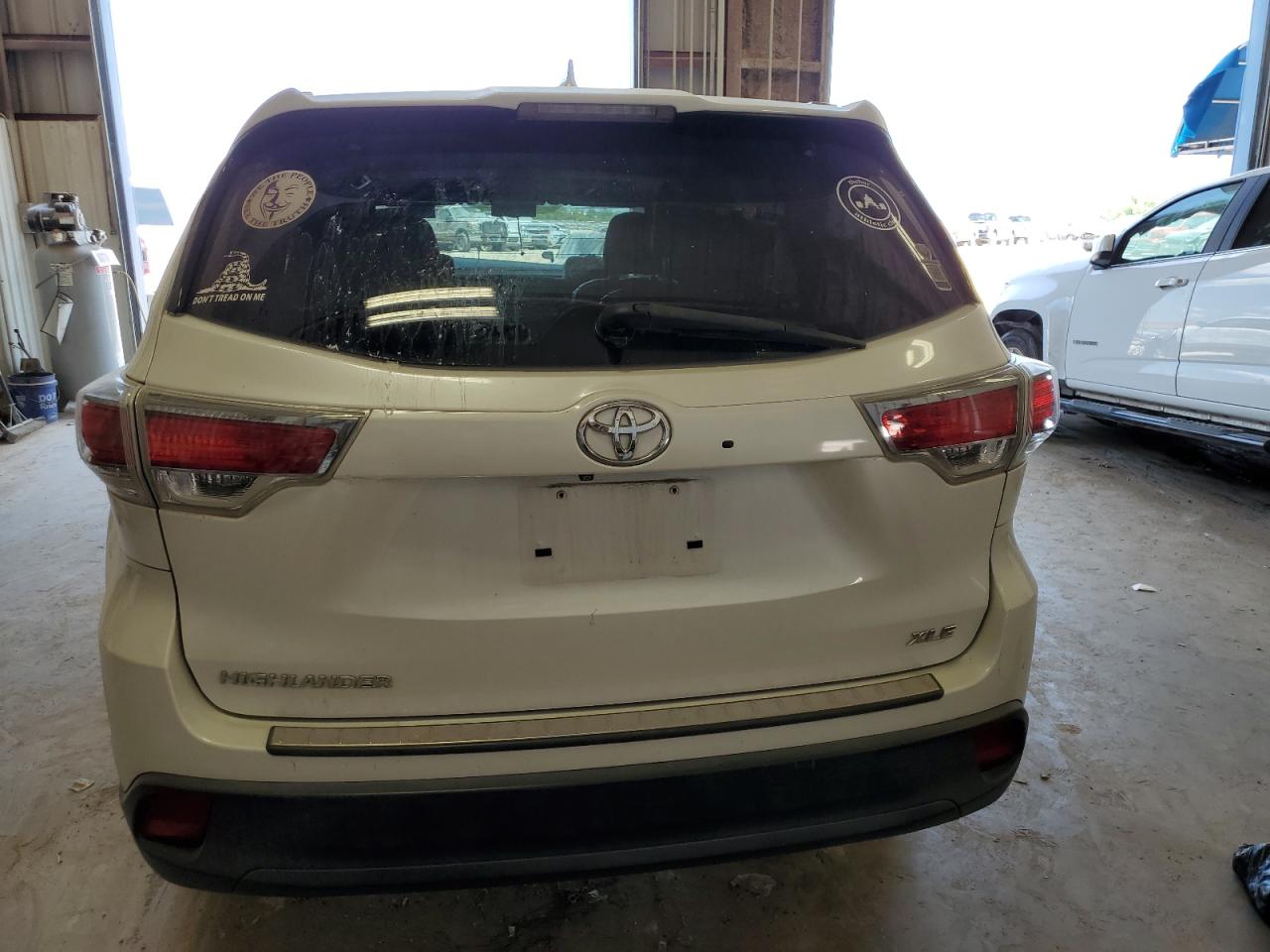 2015 Toyota Highlander Xle VIN: 5TDKKRFH3FS046058 Lot: 63610424