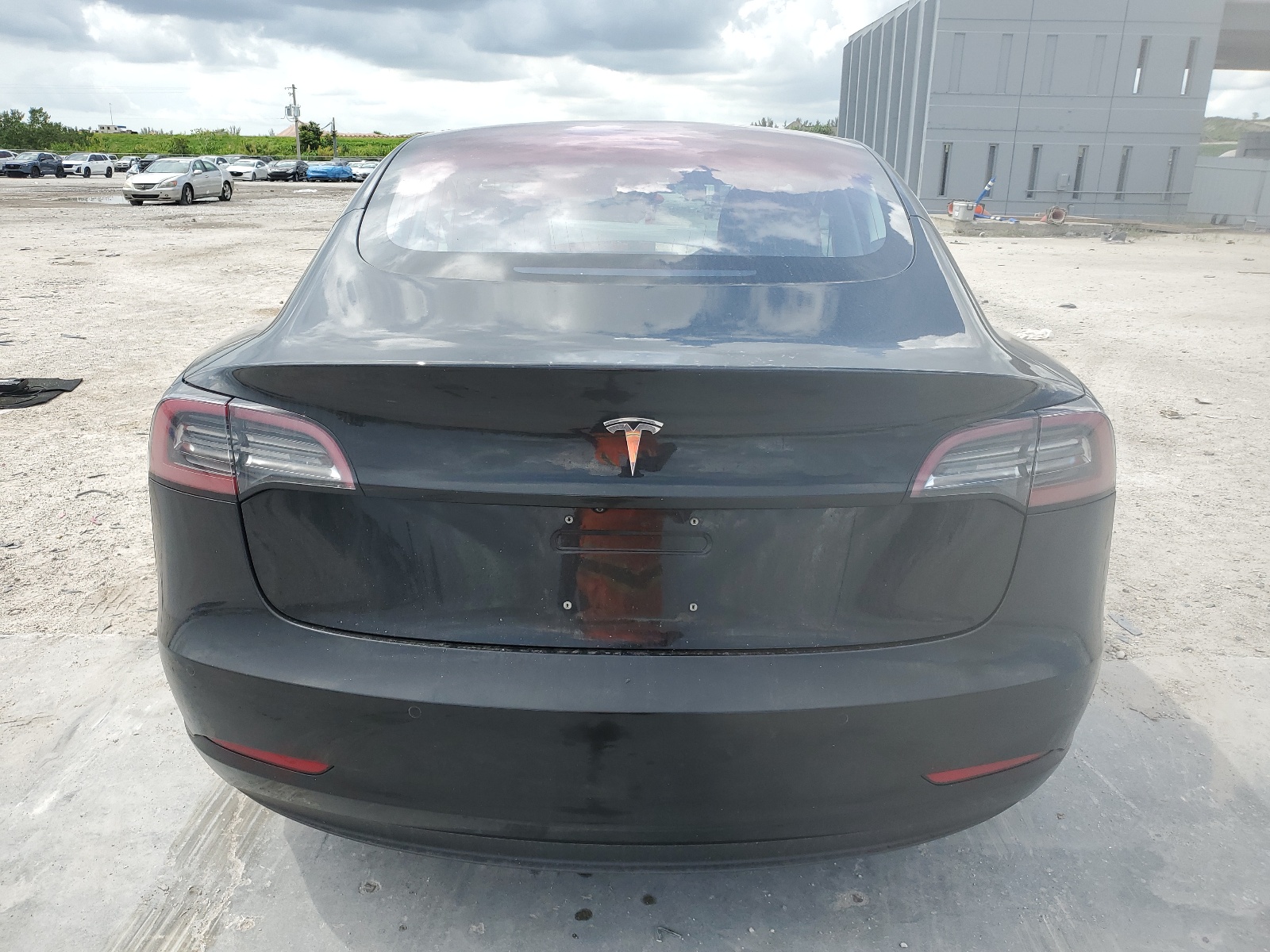 5YJ3E1EA3JF016198 2018 Tesla Model 3