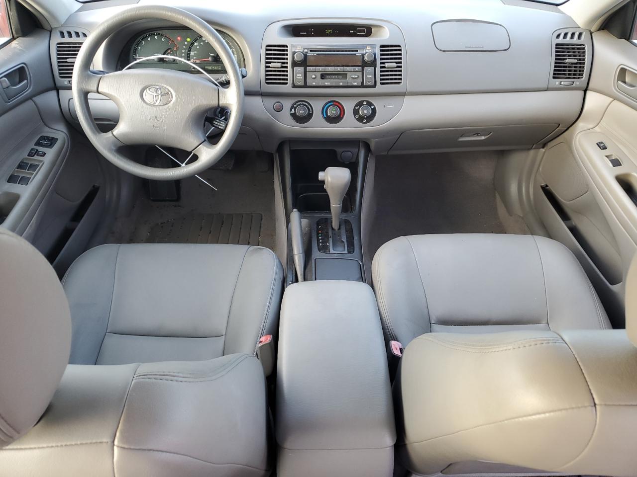 2004 Toyota Camry Le VIN: 4T1BF32K24U070620 Lot: 61995404