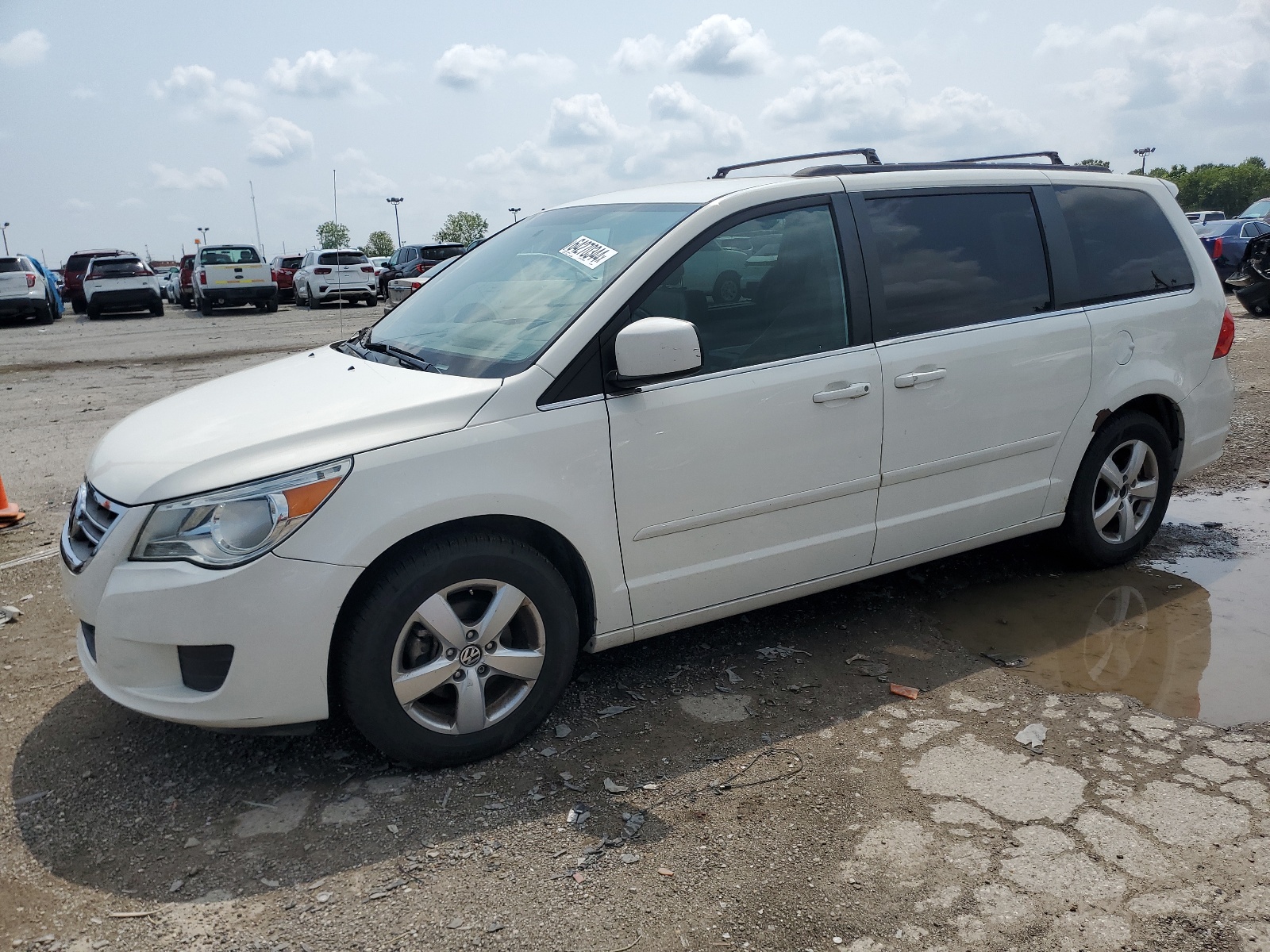 2V4RW3DG4BR738896 2011 Volkswagen Routan Se