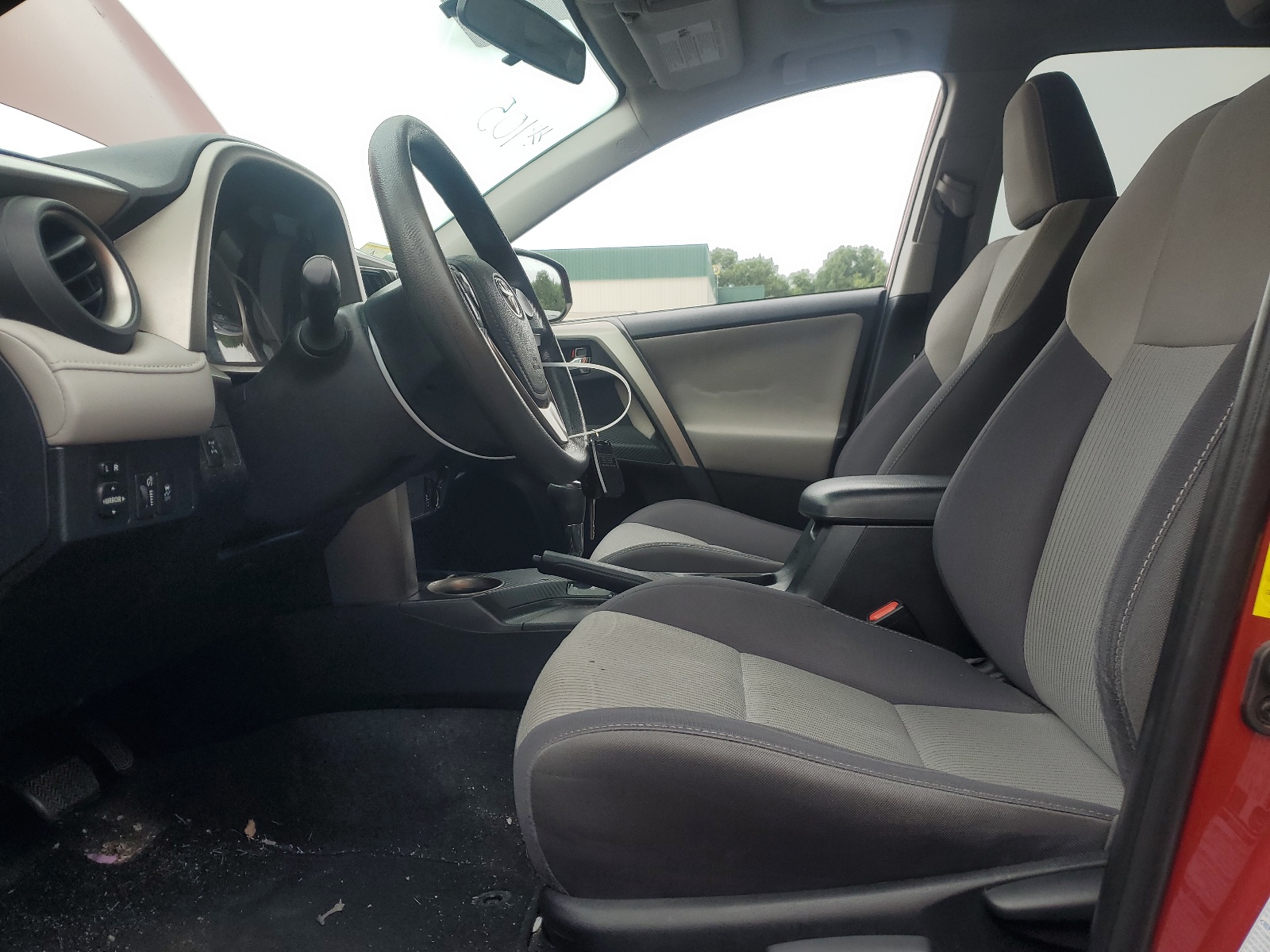 2T3RFREV1FW358324 2015 Toyota Rav4 Xle