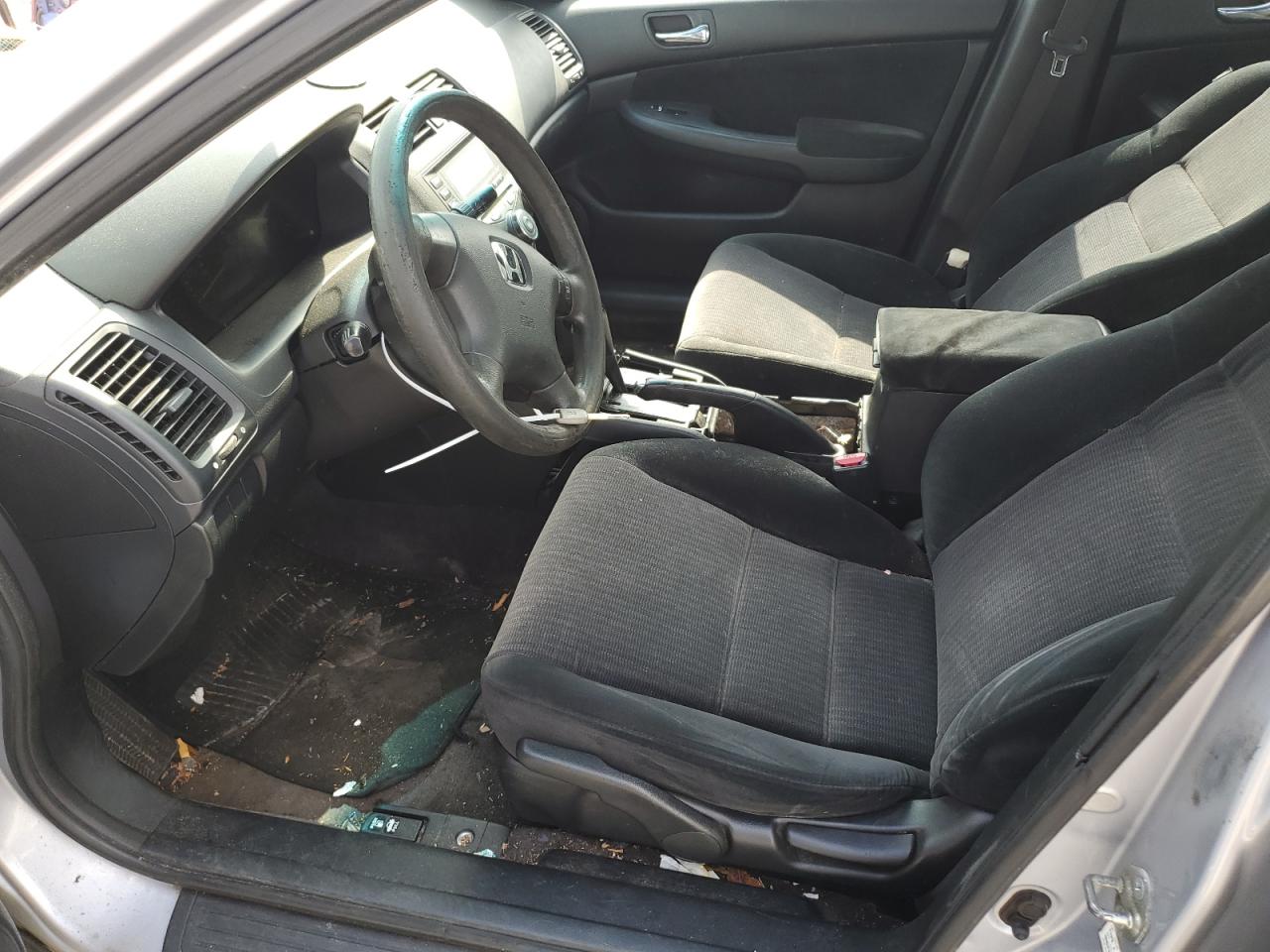 1HGCM56405A004139 2005 Honda Accord Lx