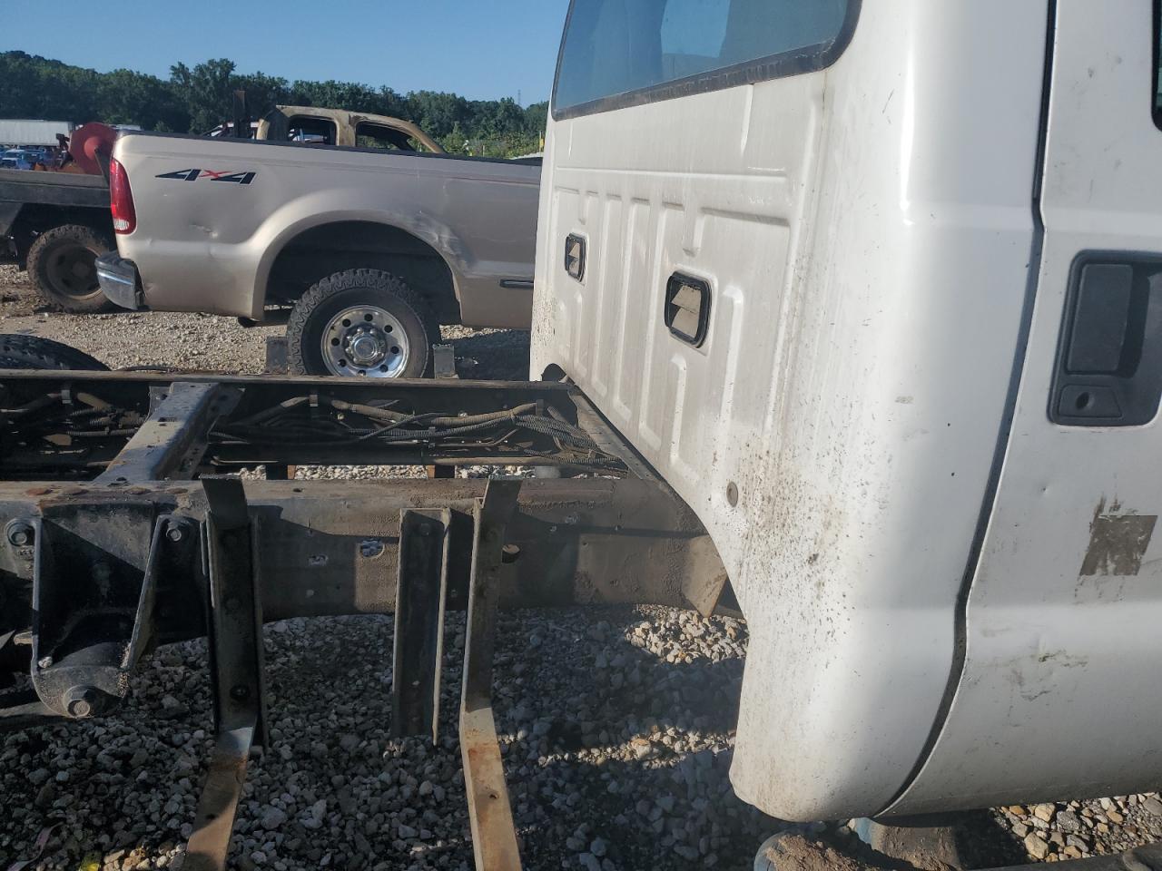 2004 Ford F450 Super Duty VIN: 1FDXF46PX4EC87747 Lot: 61645584