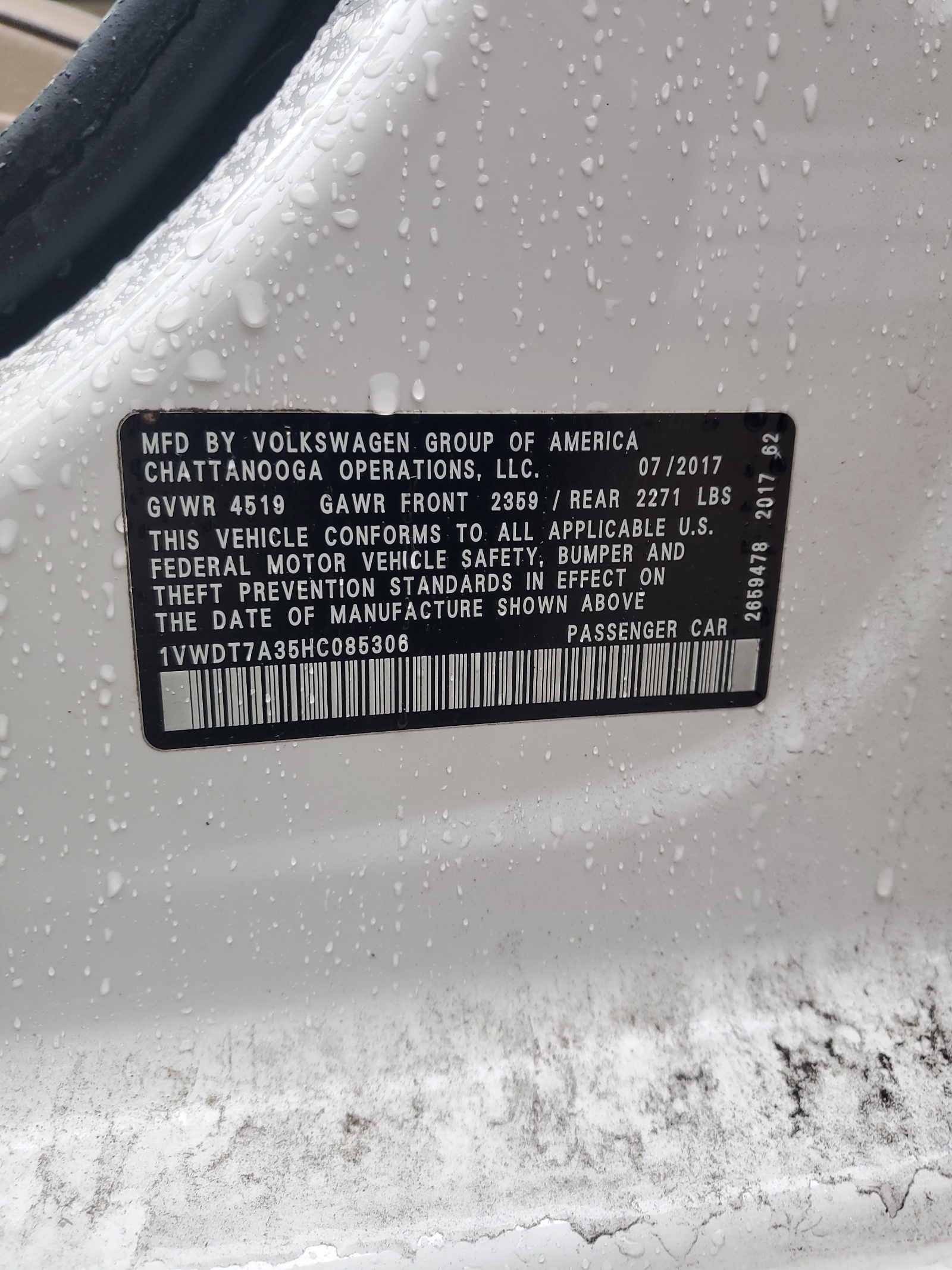 1VWDT7A35HC085306 2017 Volkswagen Passat R-Line