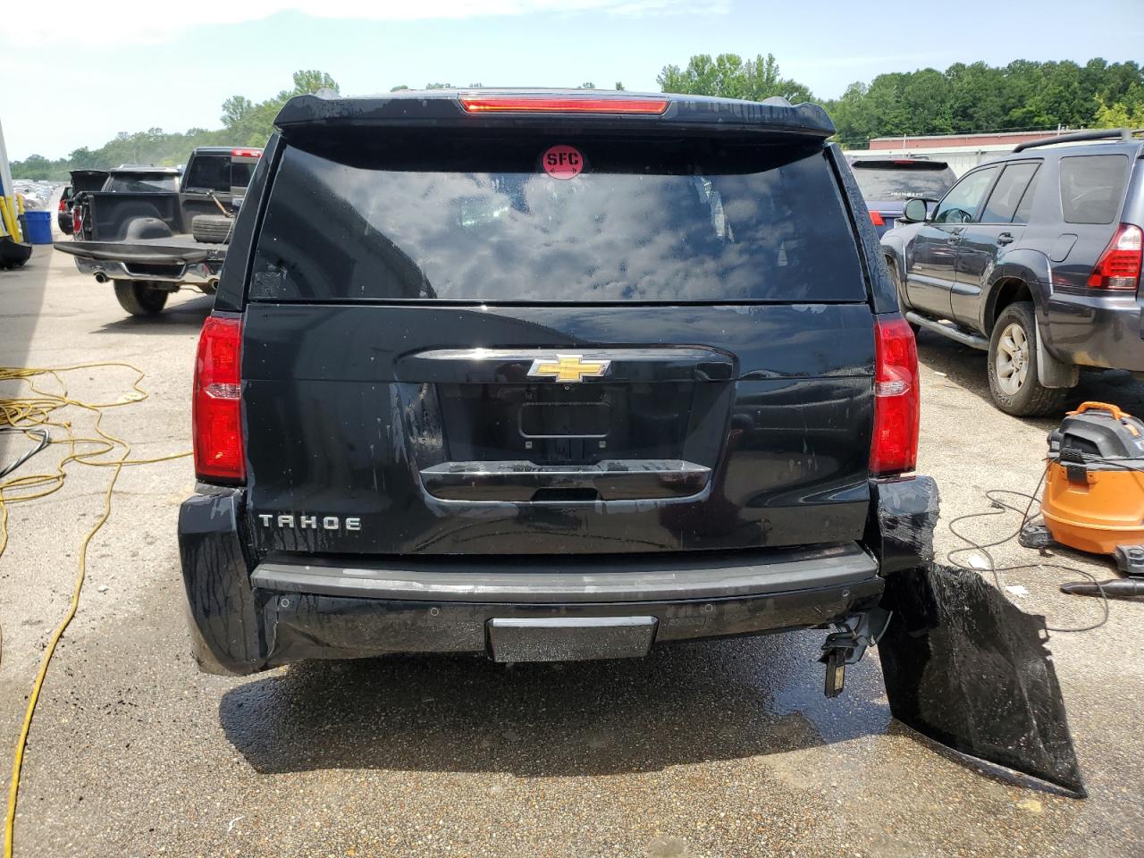 2017 Chevrolet Tahoe C1500 Lt VIN: 1GNSCBKC4HR195683 Lot: 62917984