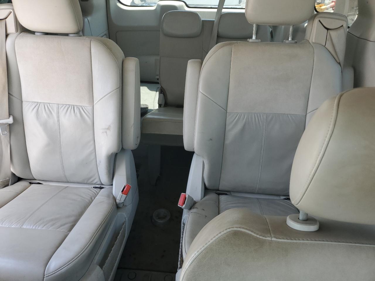 2008 Chrysler Town & Country Limited VIN: 2A8HR64X08R737034 Lot: 61569564