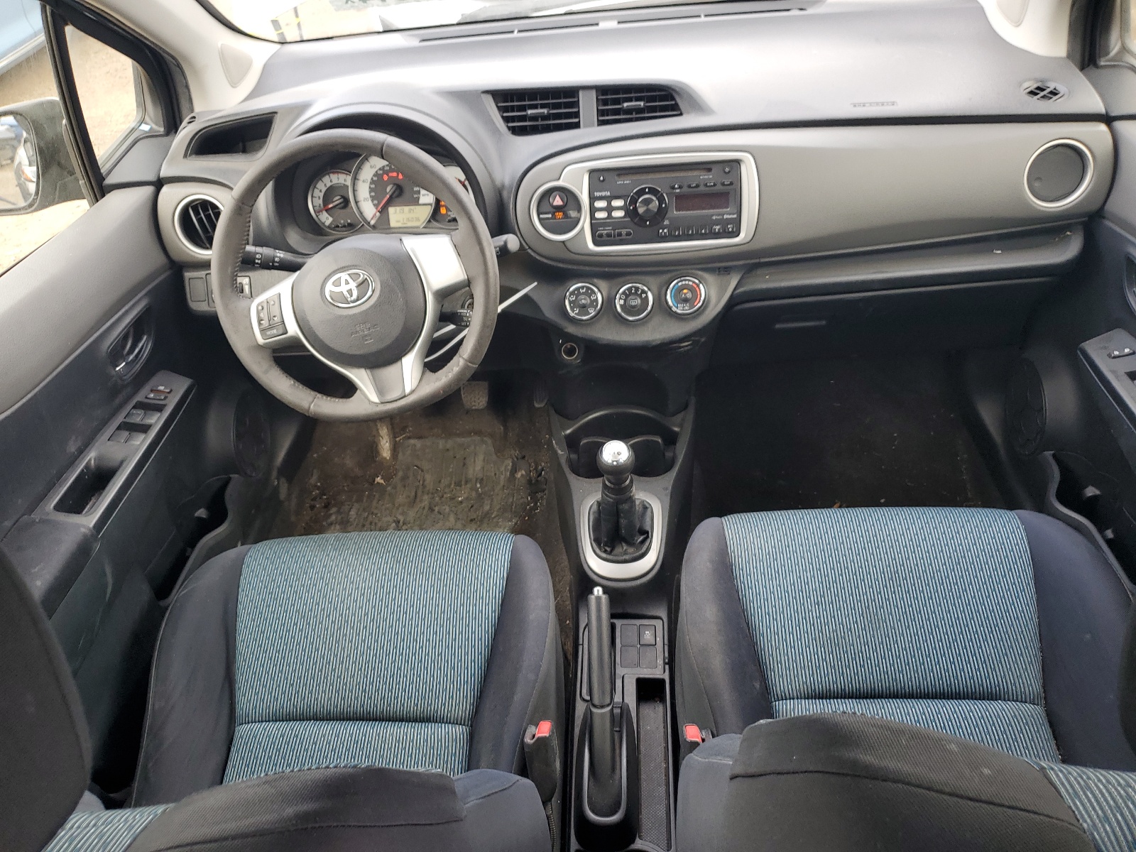 JTDKTUD31DD547109 2013 Toyota Yaris