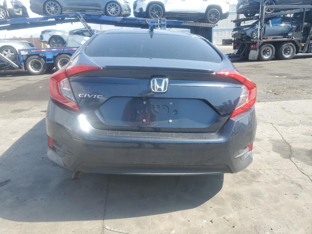 JHMFC1F47JX022487 2018 Honda Civic Ex