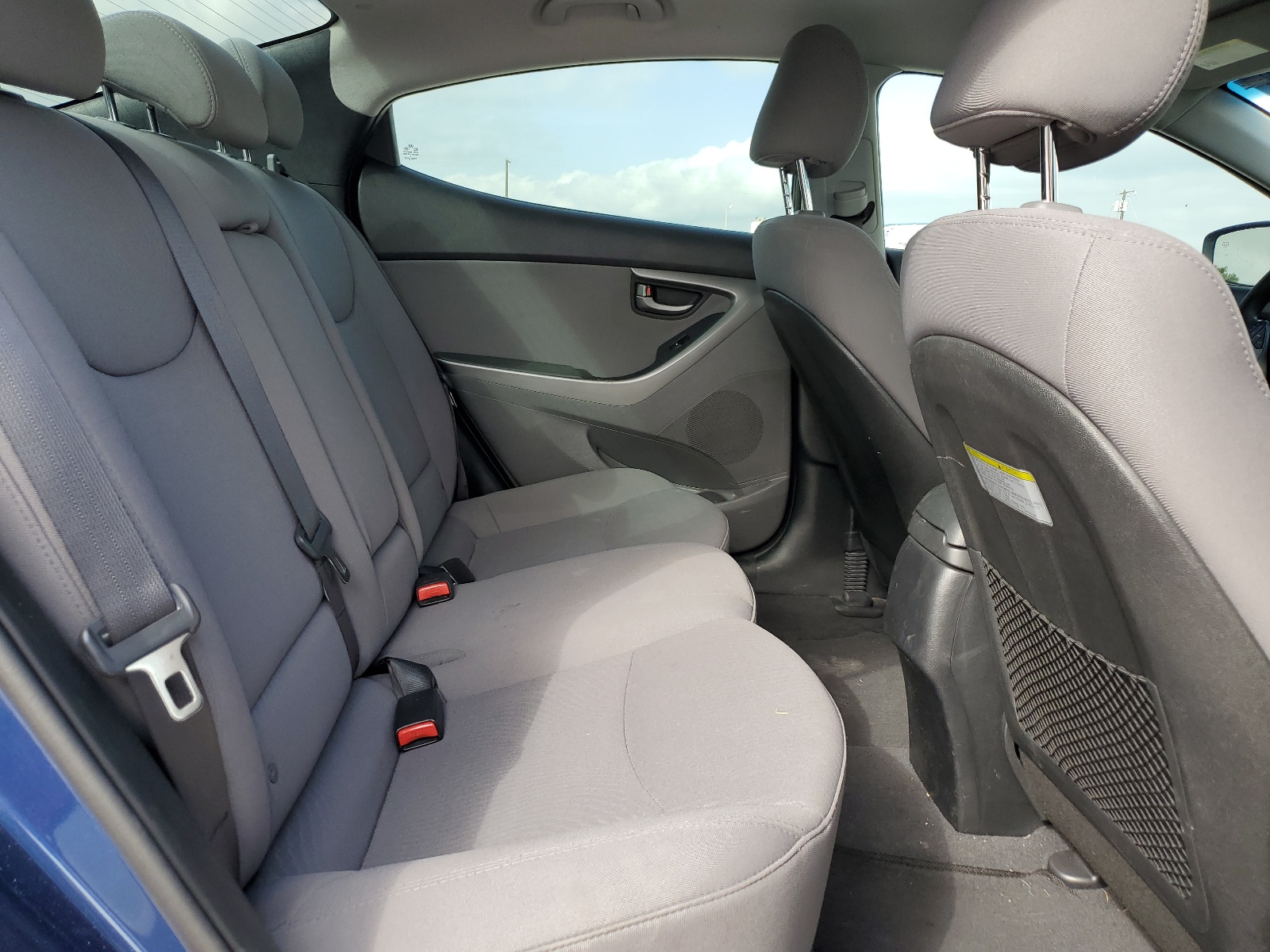 5NPDH4AE3FH634829 2015 Hyundai Elantra Se