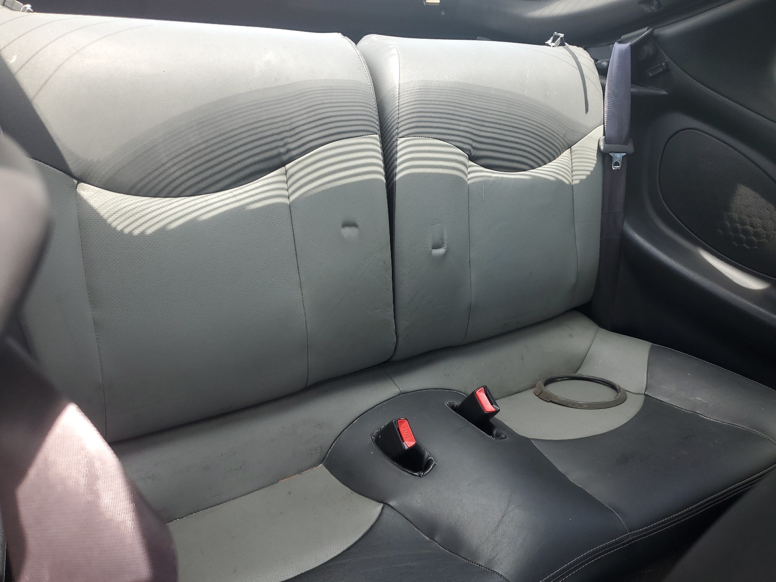 KMHJG35F61U241551 2001 Hyundai Tiburon