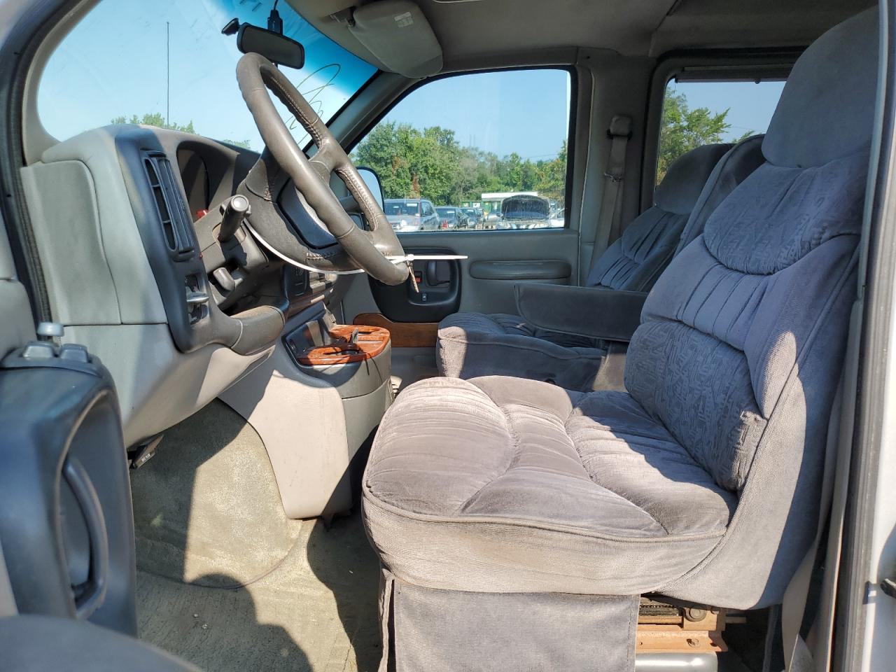 1997 Chevrolet Express G1500 VIN: 1GBFG15R8V1059127 Lot: 67002924