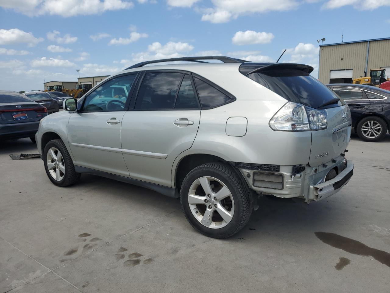 2005 Lexus RX - Image 2