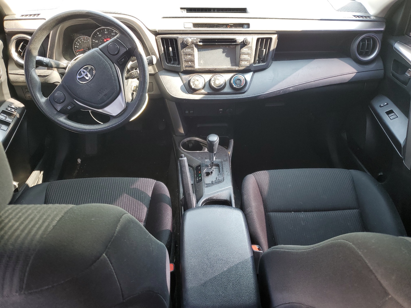 JTMBFREV8GJ062198 2016 Toyota Rav4 Le