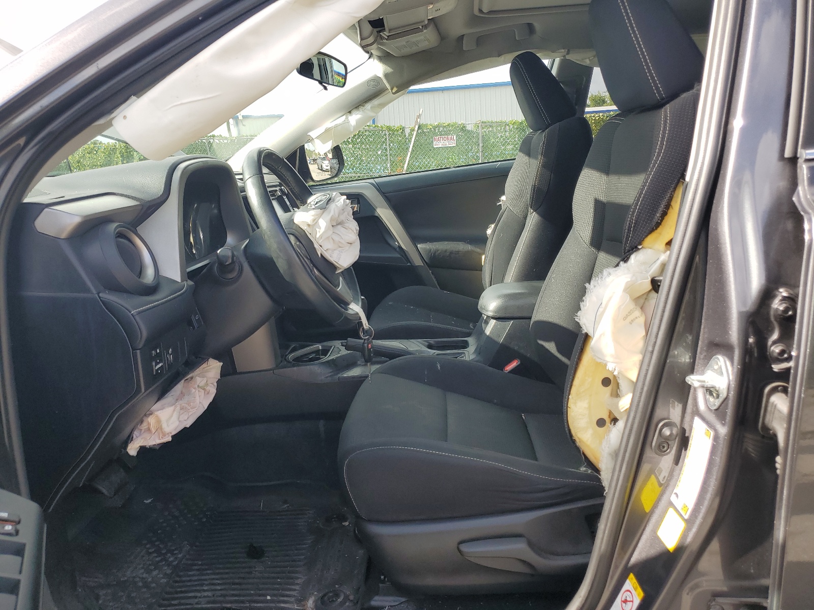 2T3WFREV8GW268818 2016 Toyota Rav4 Xle