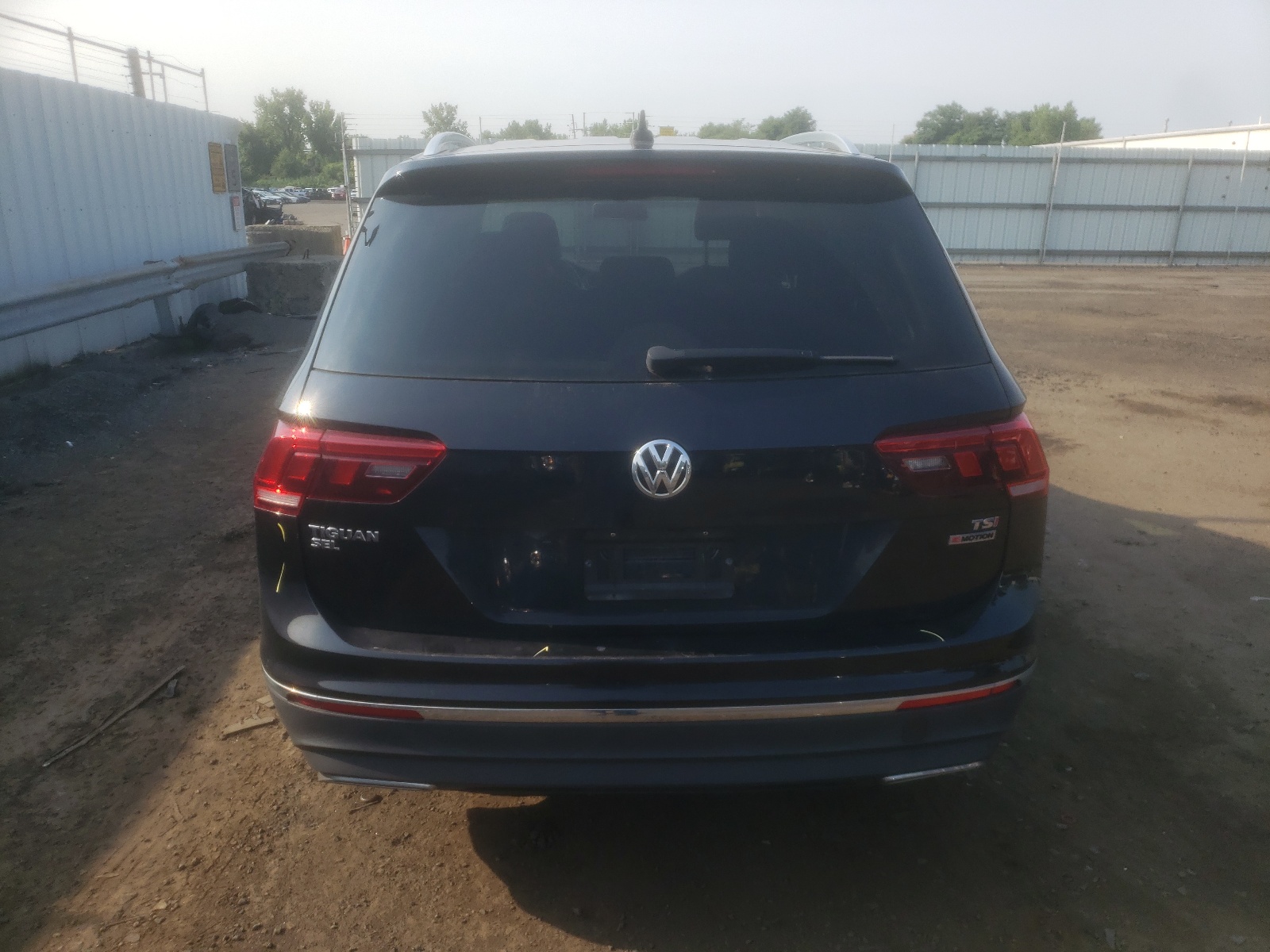 3VV2B7AX1JM042877 2018 Volkswagen Tiguan Se