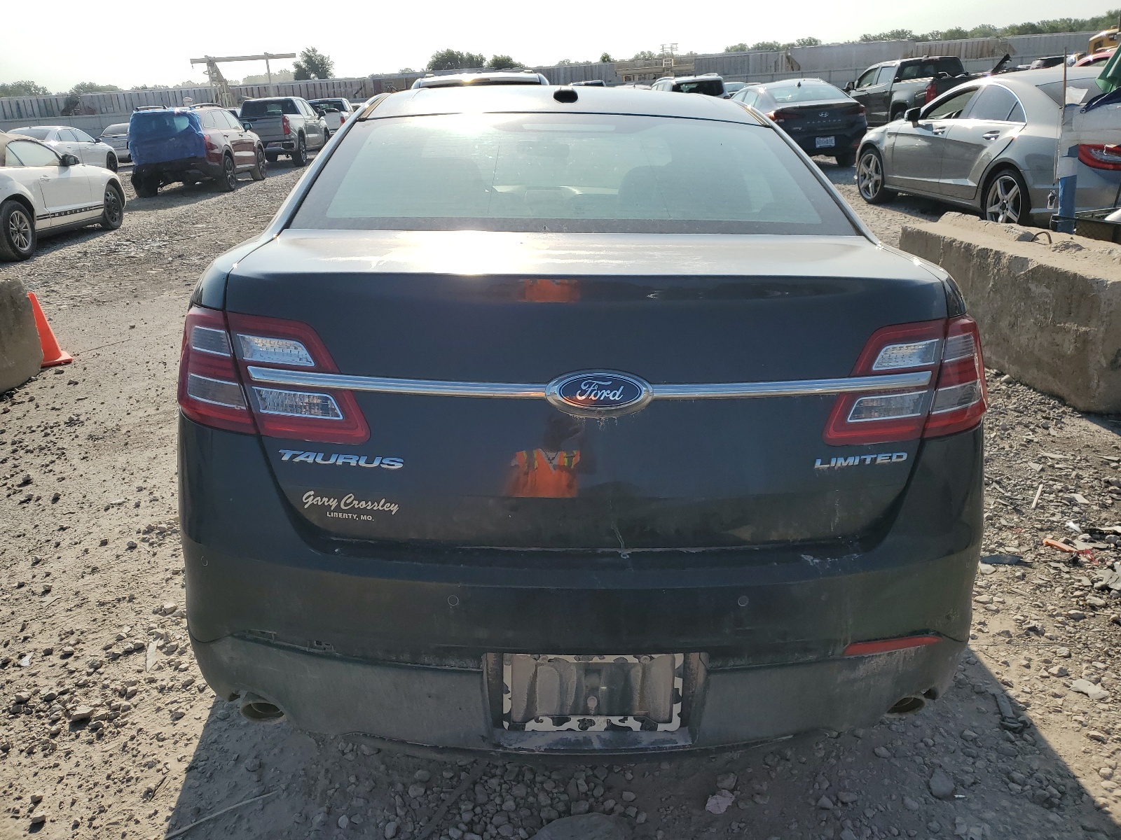 1FAHP2F87DG225588 2013 Ford Taurus Limited