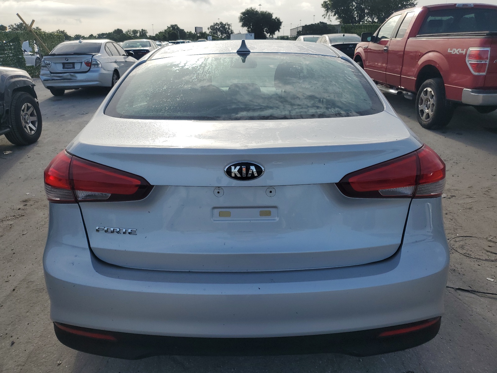 3KPFK4A75HE034252 2017 Kia Forte Lx