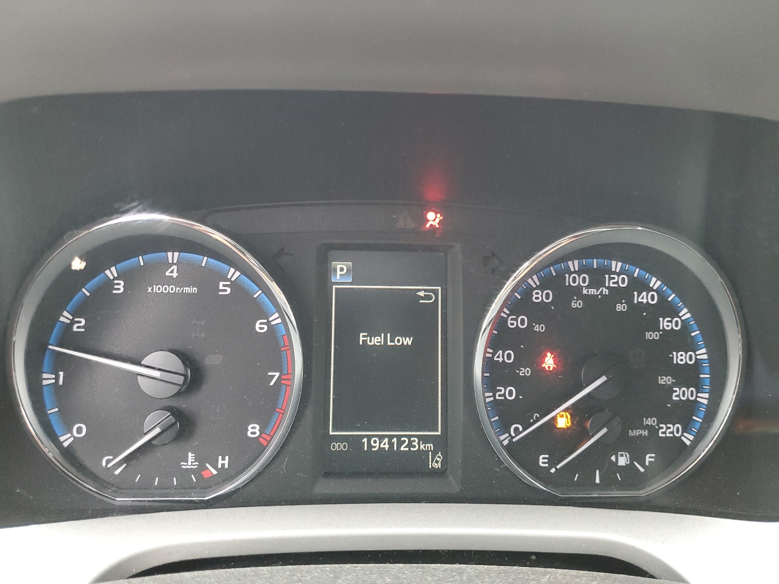 2T3ZFREV4HW359714 2017 Toyota Rav4 Le