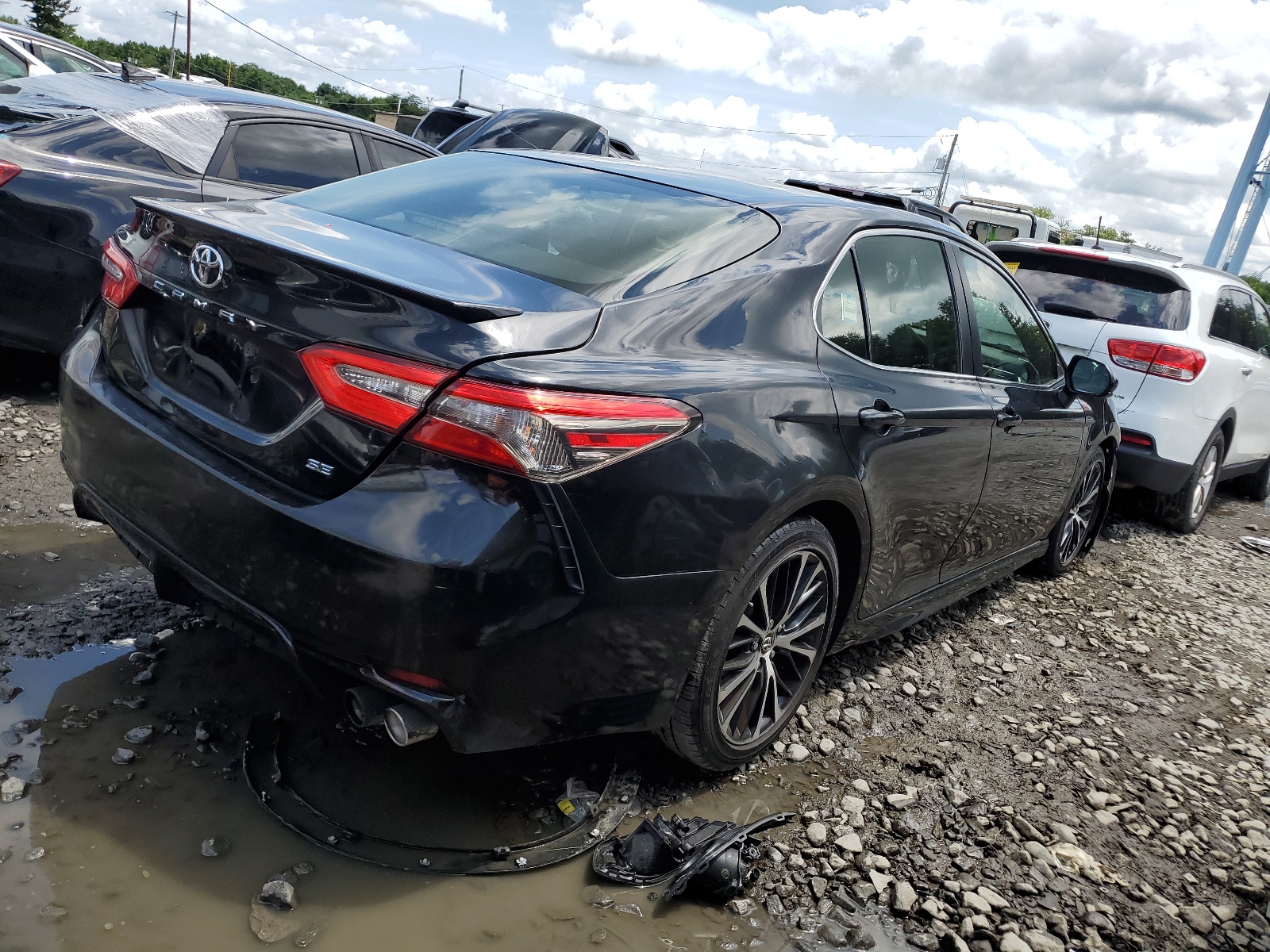 2018 Toyota Camry L vin: JTNB11HK4J3003285