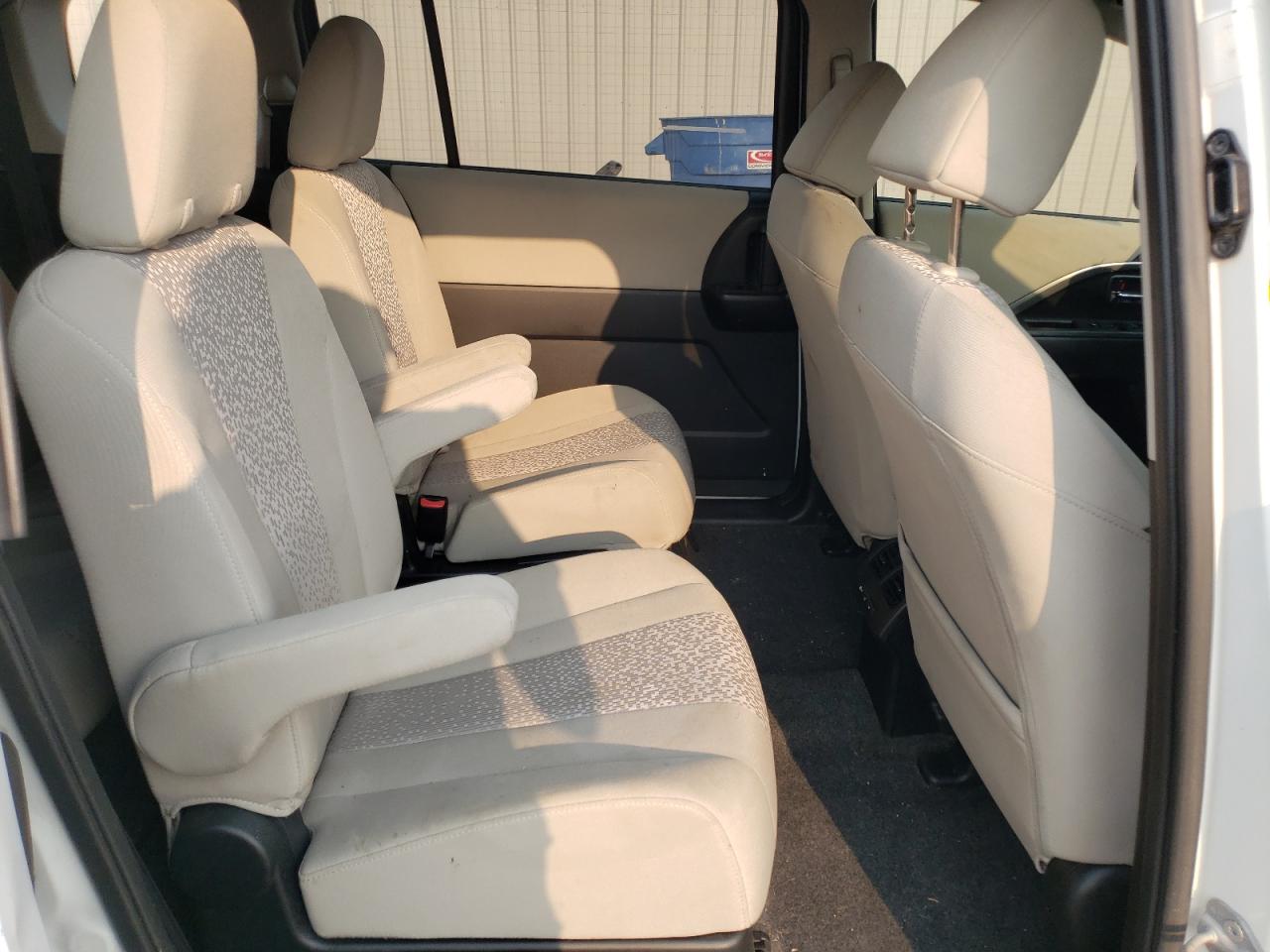 2012 Mazda 5 - Image 11