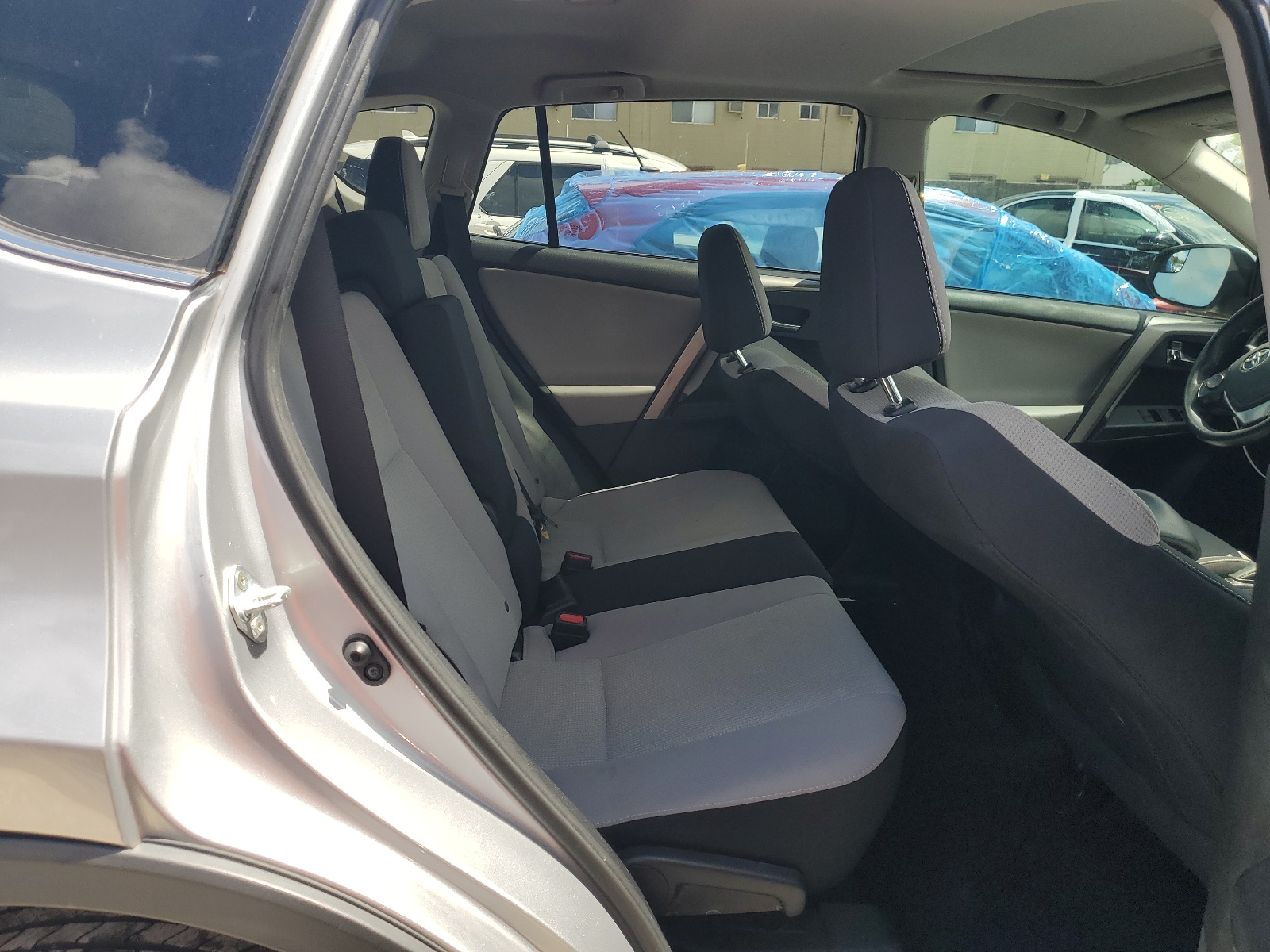 2T3WFREV6HW313496 2017 Toyota Rav4 Xle