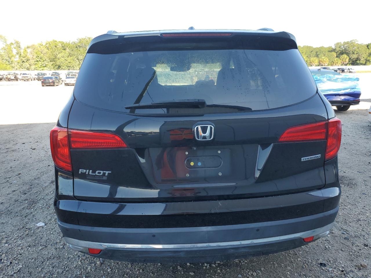 2017 Honda Pilot Touring VIN: 5FNYF5H90HB007996 Lot: 63391184