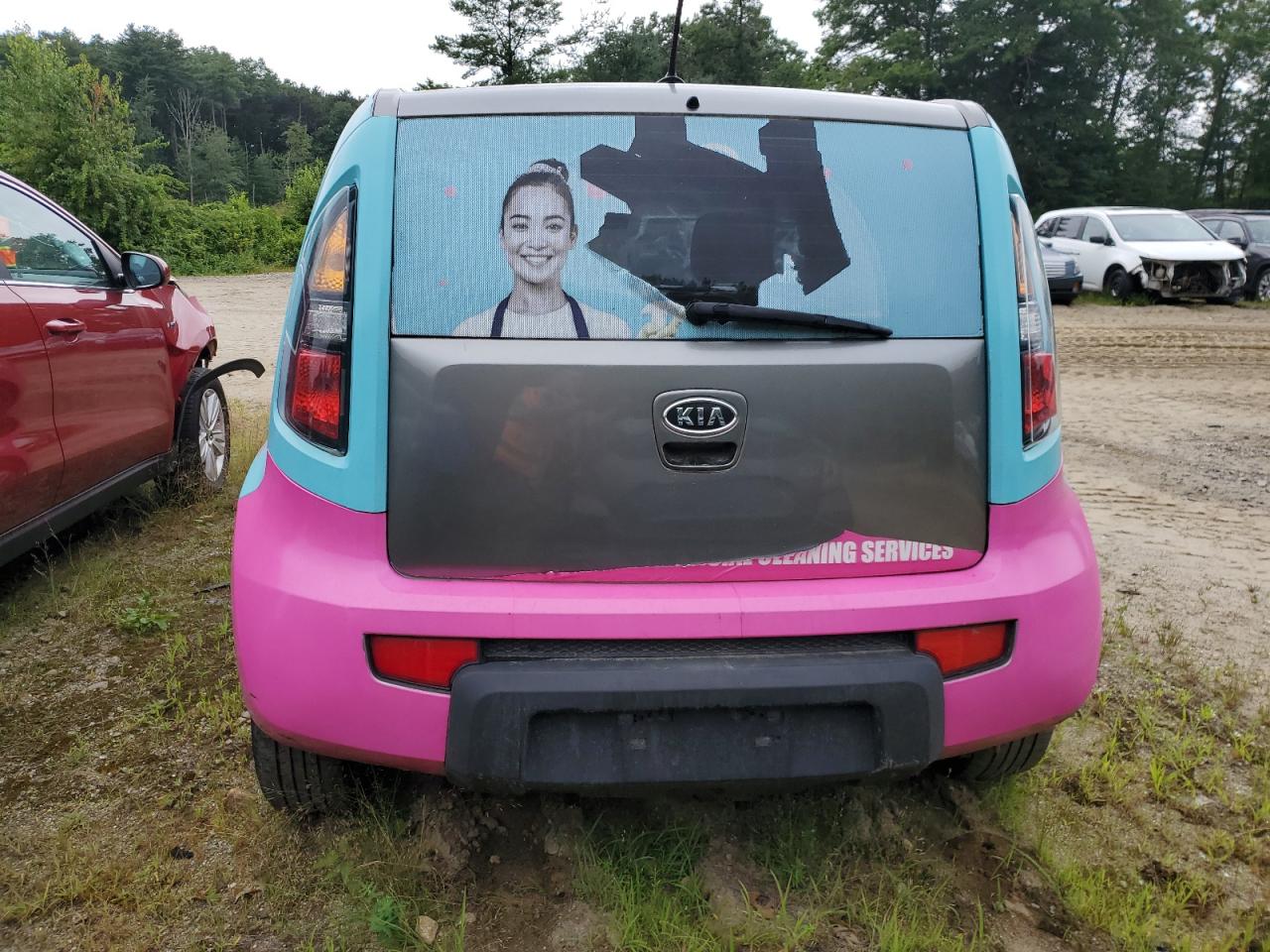 2011 Kia Soul + VIN: KNDJT2A23B7273435 Lot: 59781654