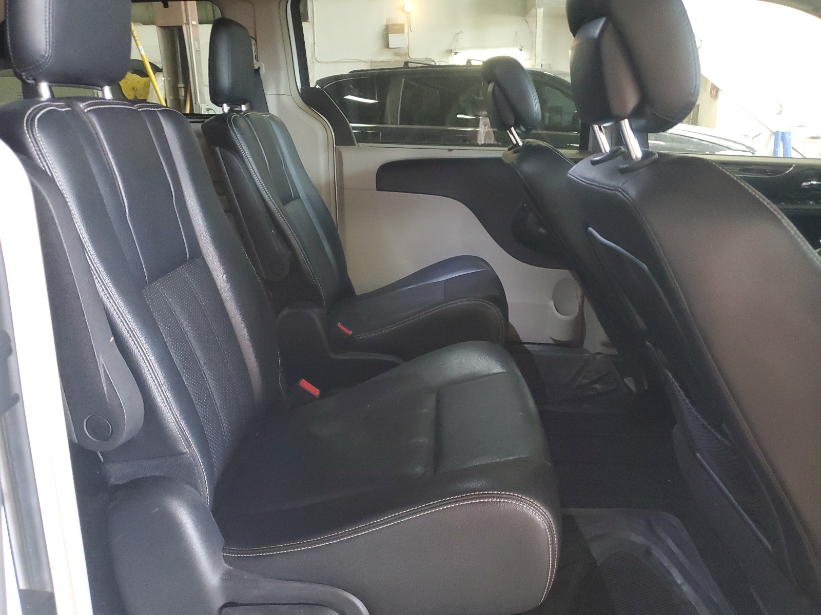 2C4RC1CG3GR138337 2016 Chrysler Town & Country Touring L