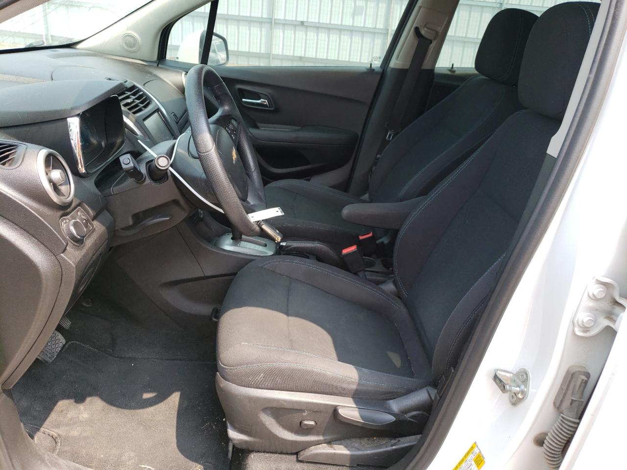 2015 Chevrolet Trax Ls VIN: 3GNCJKSB0FL256422 Lot: 63010314