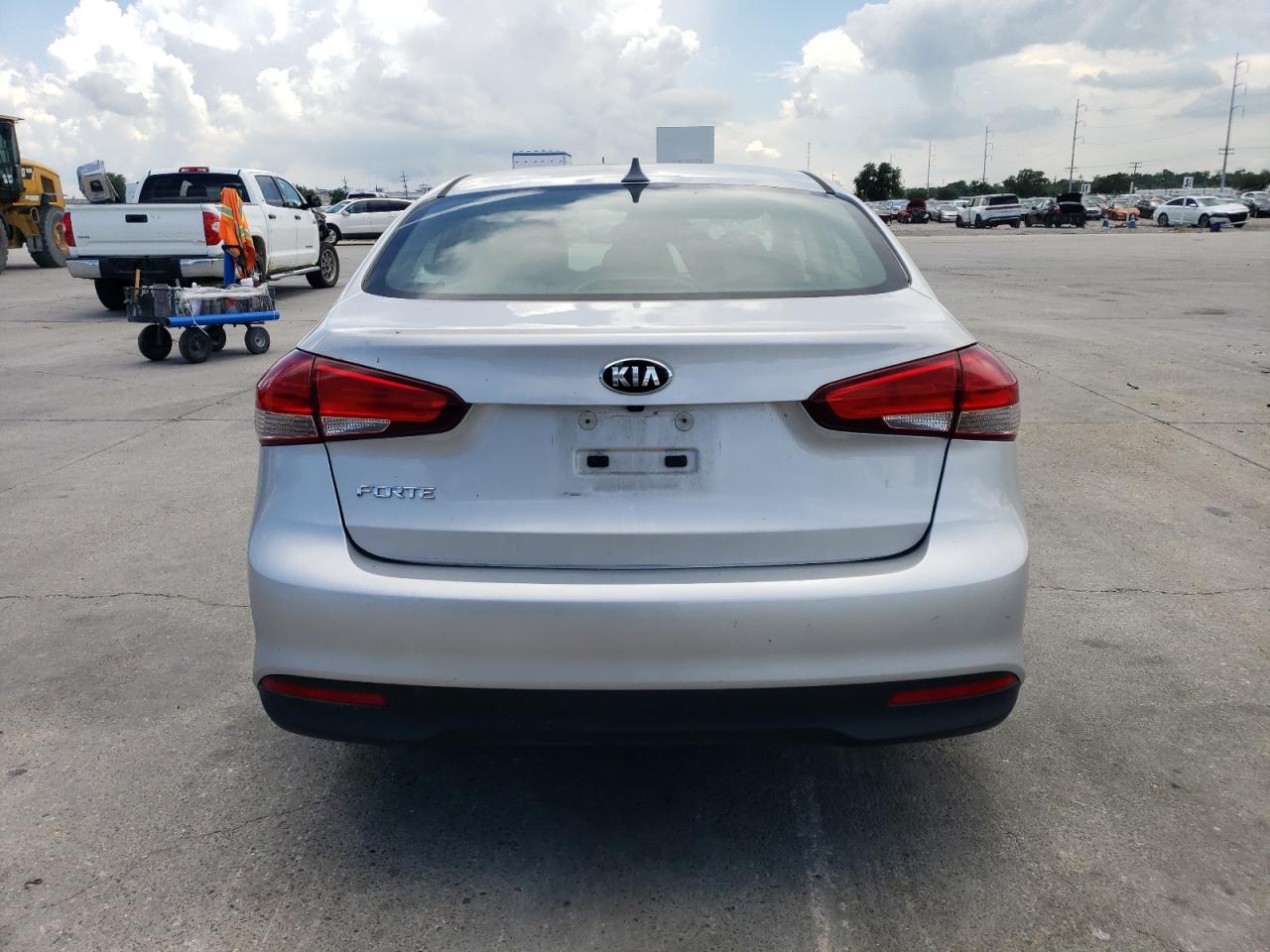 3KPFK4A79JE273244 2018 Kia Forte Lx