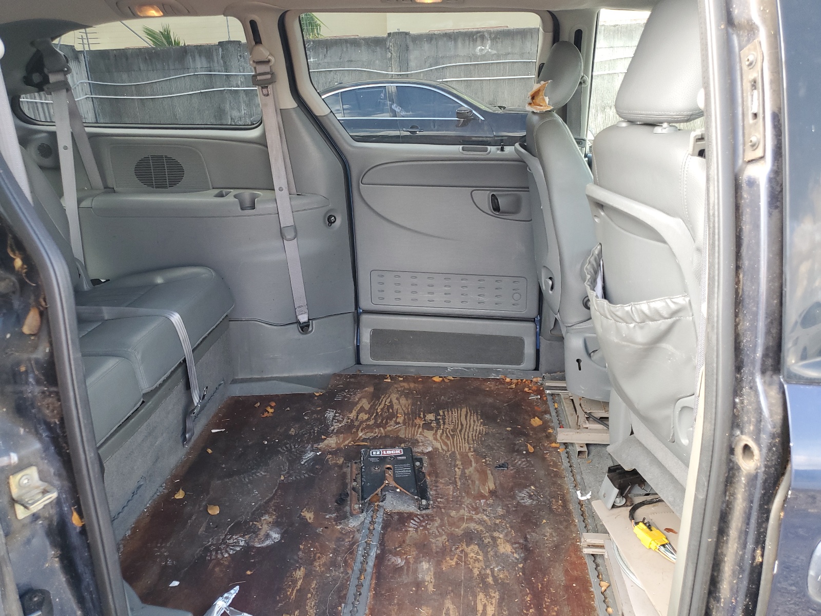 2A4GP54L56R808011 2006 Chrysler Town & Country Touring