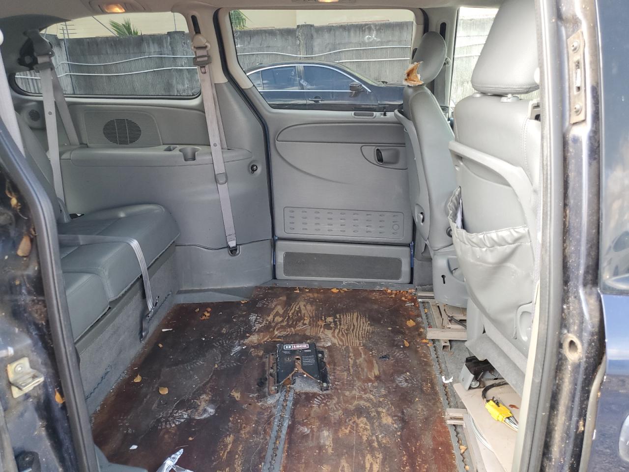 2006 Chrysler Town & Country Touring VIN: 2A4GP54L56R808011 Lot: 64949564