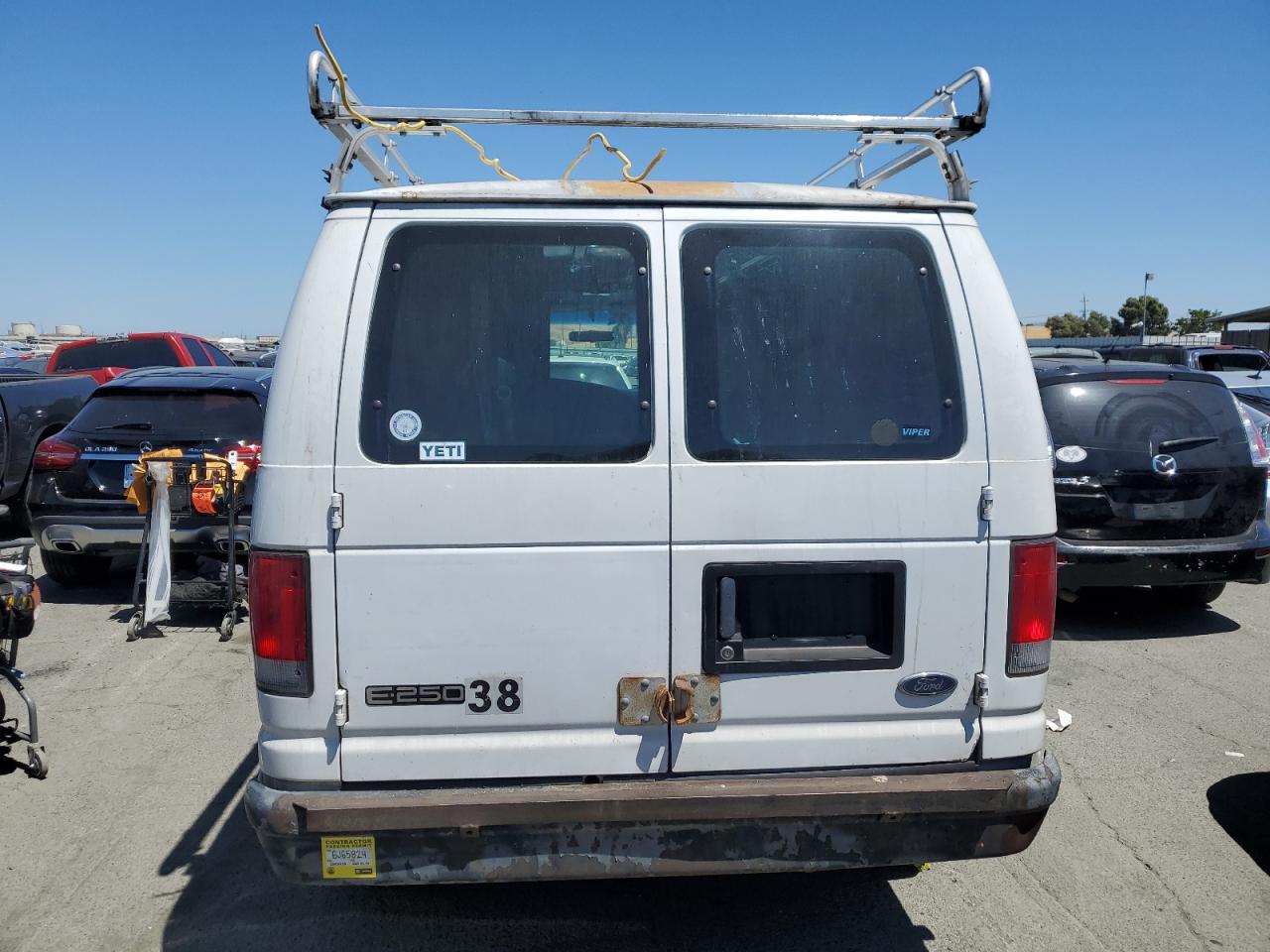 2000 Ford Econoline E250 Van VIN: 1FTNE24L3YHB33677 Lot: 63536694