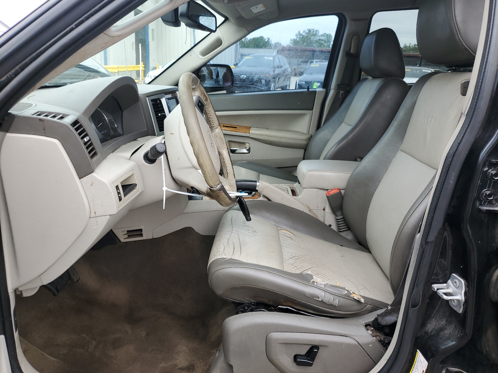 1J8HR58228C242576 2008 Jeep Grand Cherokee Limited