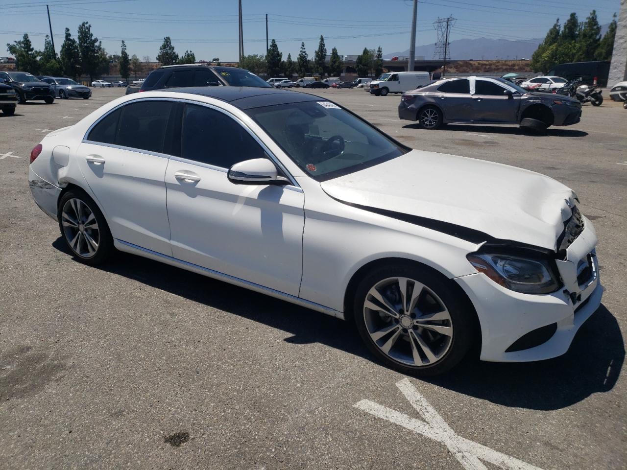 2016 Mercedes-Benz C 300 VIN: 55SWF4JB6GU142833 Lot: 64842404