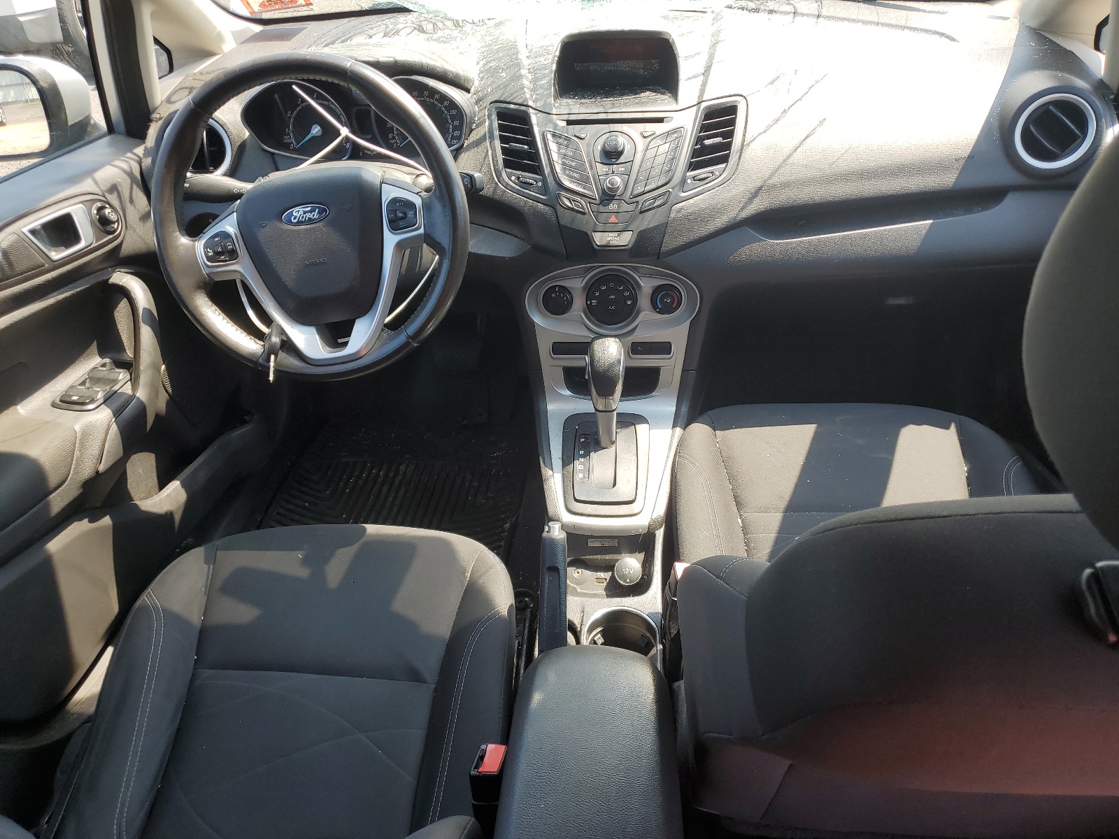 3FADP4EJ7FM105605 2015 Ford Fiesta Se