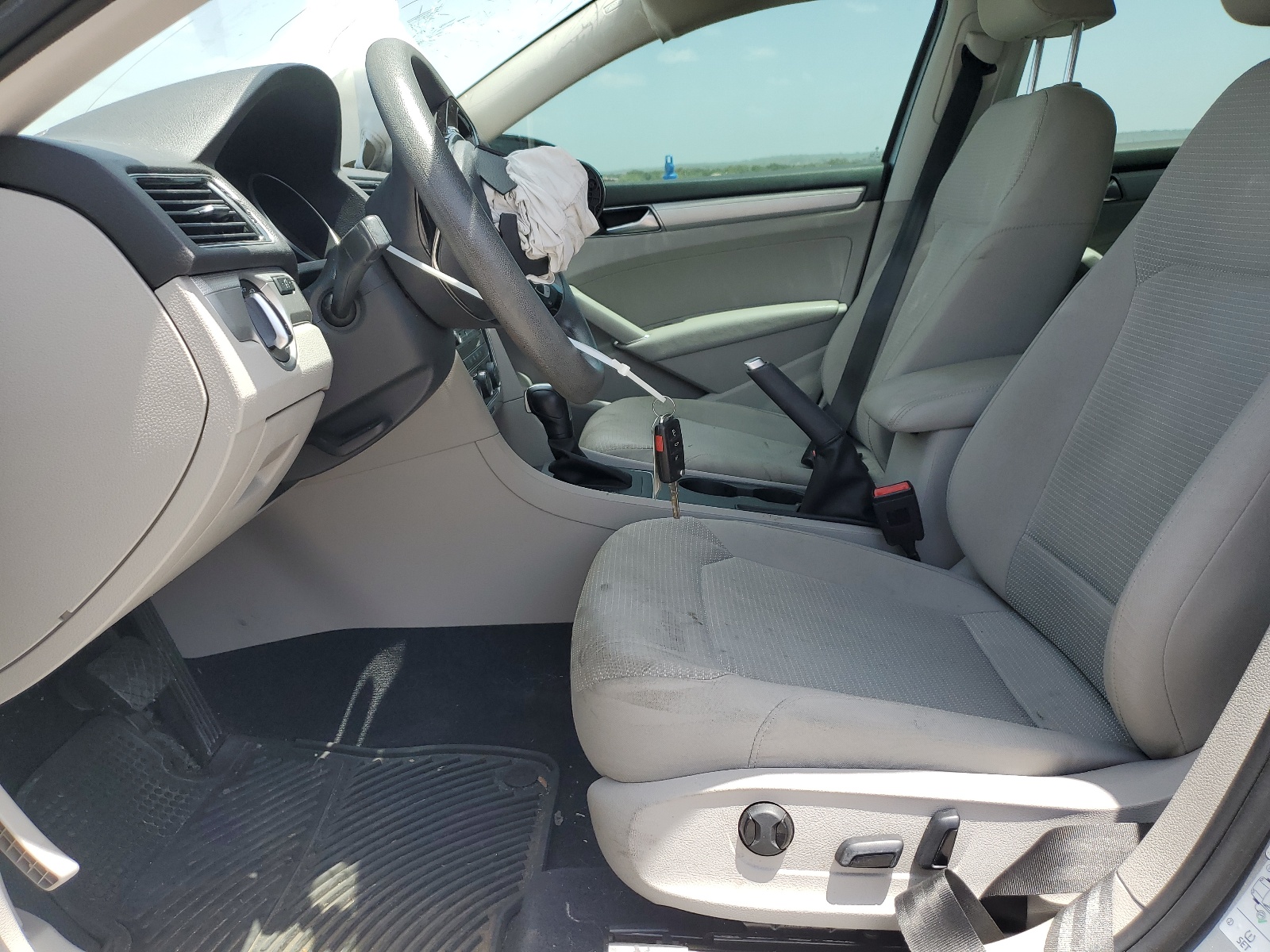 1VWAA7A38JC018066 2018 Volkswagen Passat S