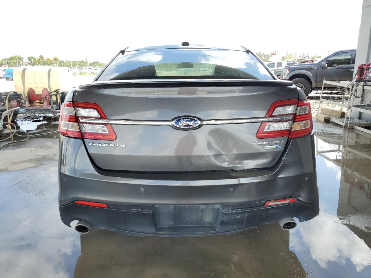 2015 Ford Taurus Limited VIN: 1FAHP2J85FG111051 Lot: 64440554