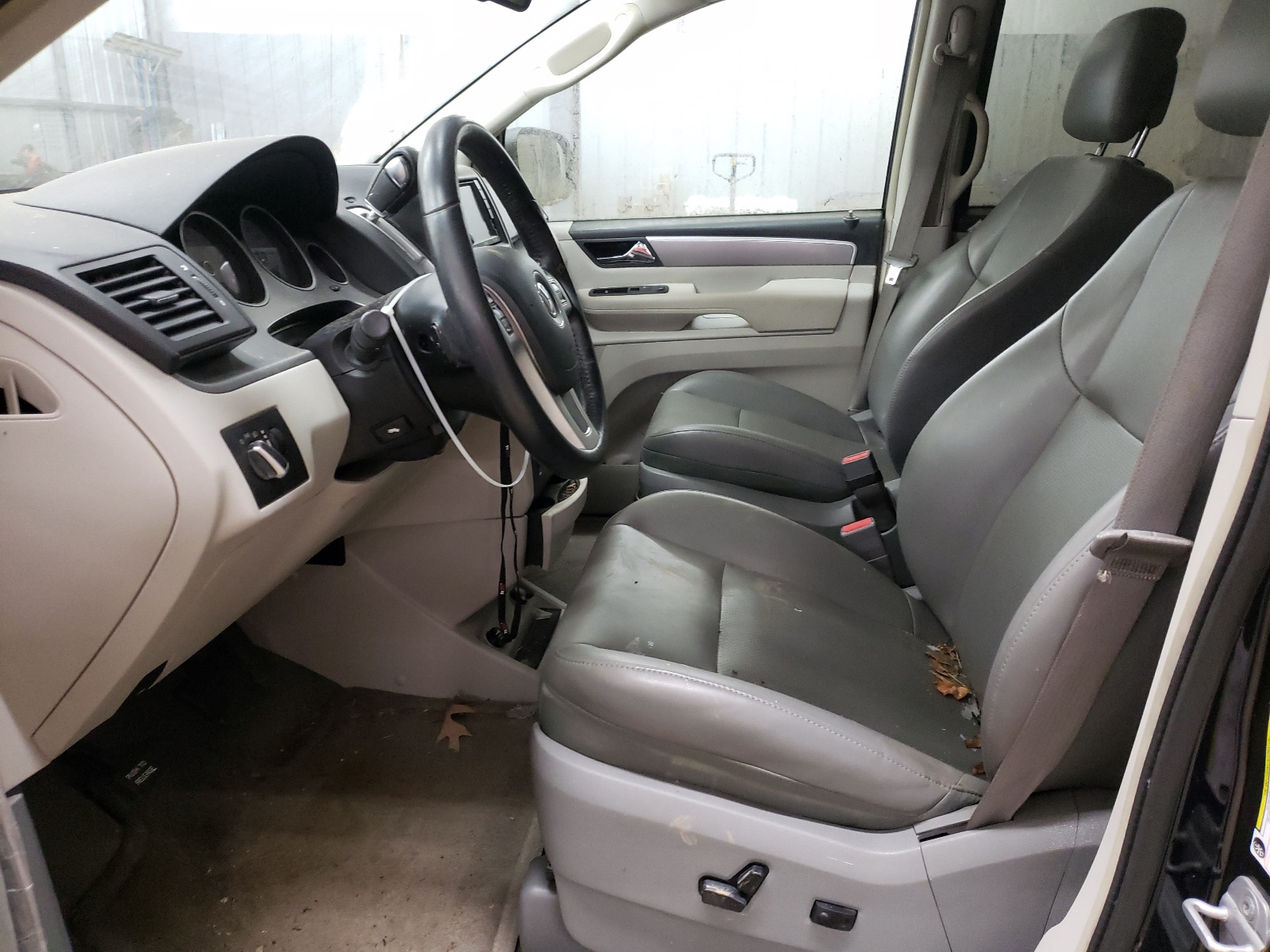 2V4RW3DG5BR622168 2011 Volkswagen Routan Se